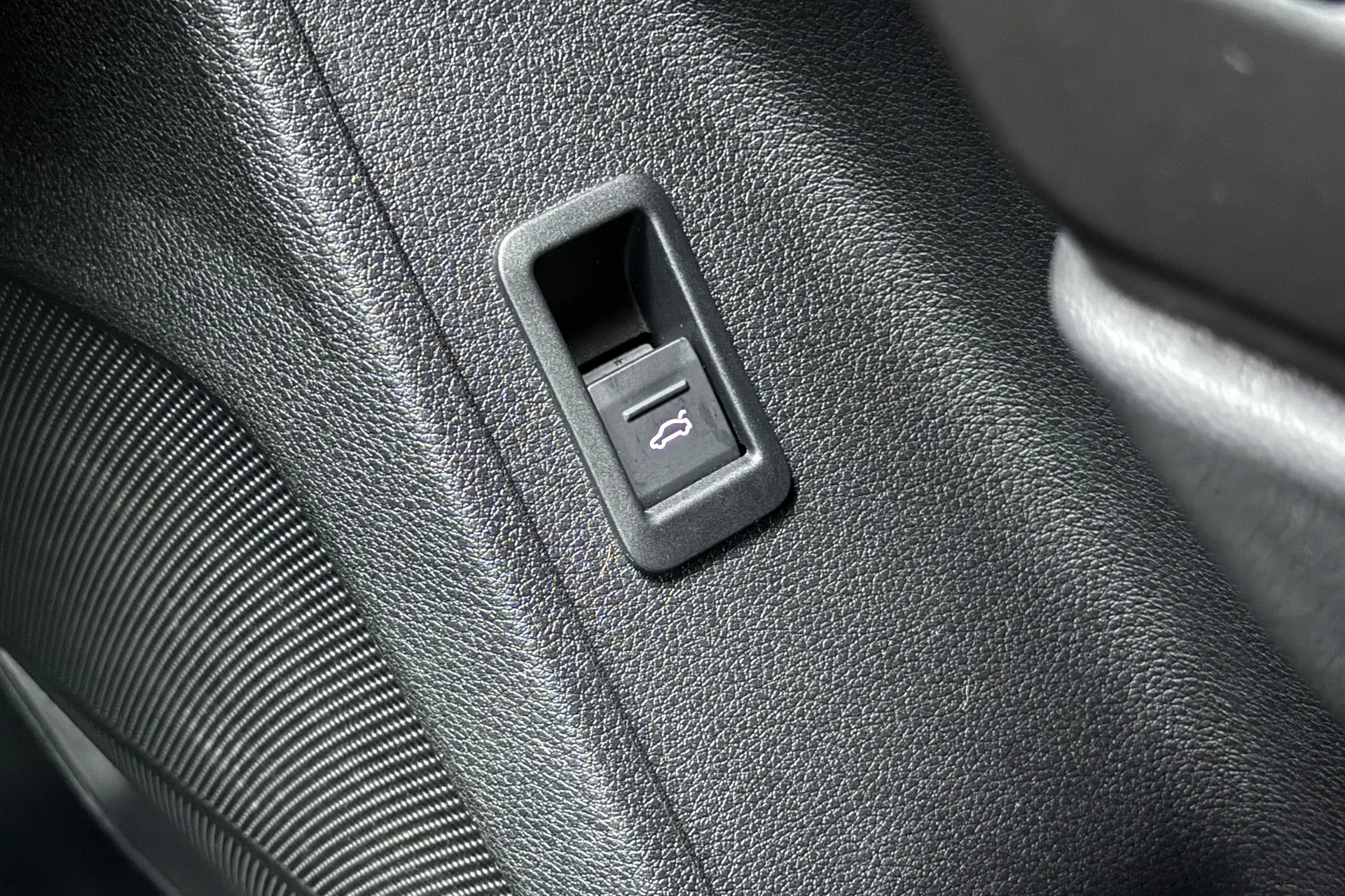 Audi Q3 thumbnail image number 26