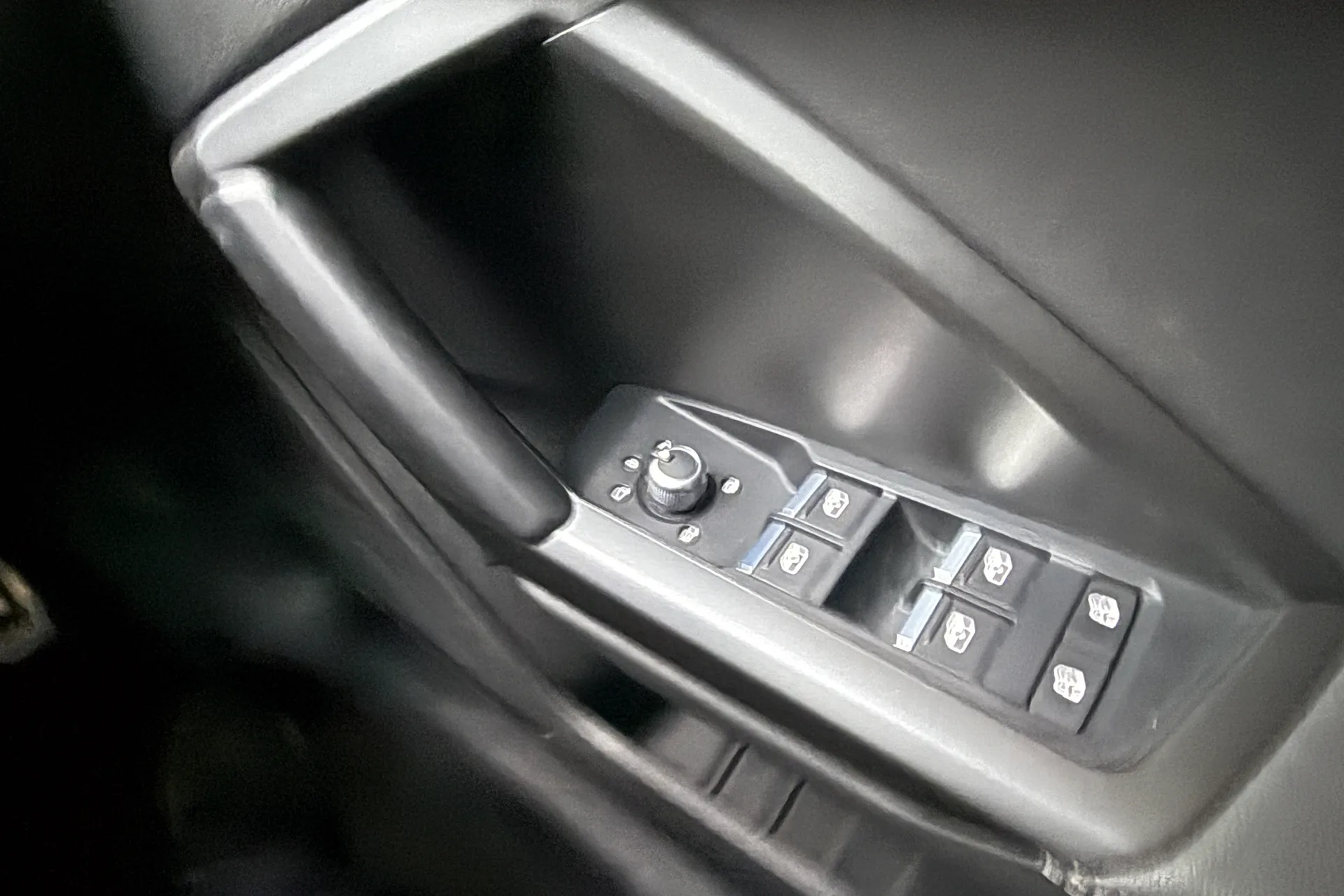 Audi Q3 thumbnail image number 24