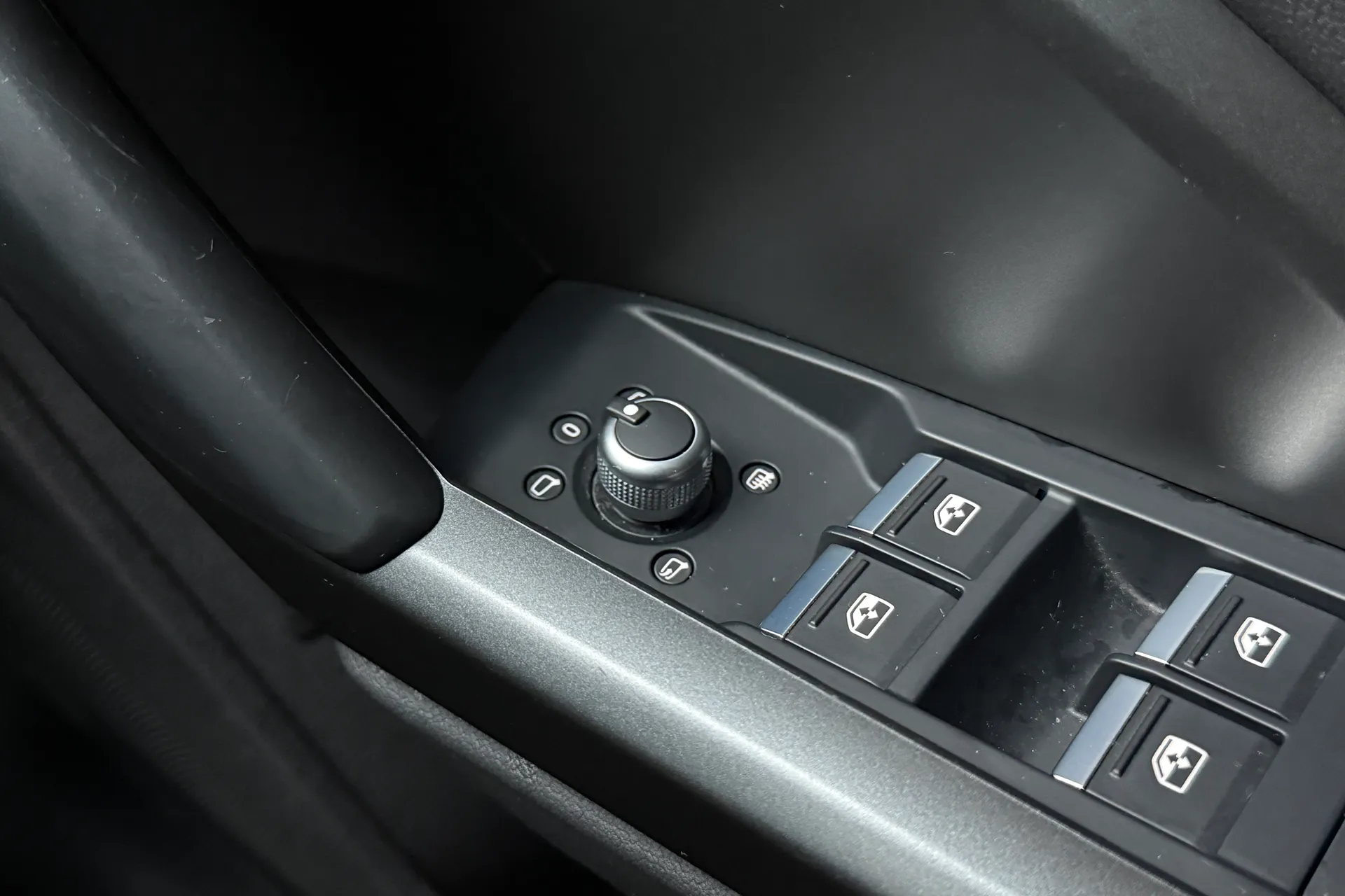 Audi Q3 thumbnail image number 25