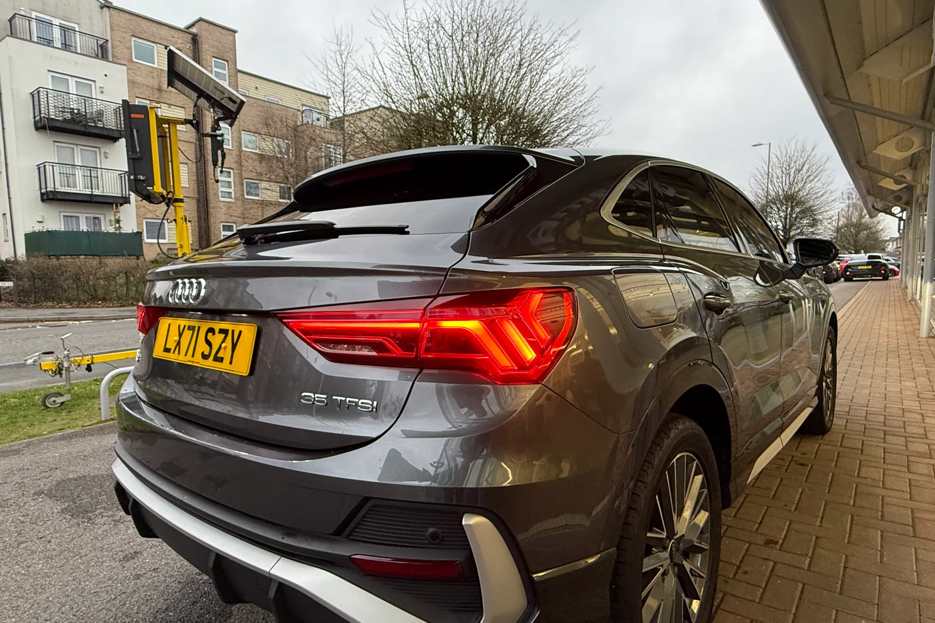 Audi Q3 thumbnail image number 39