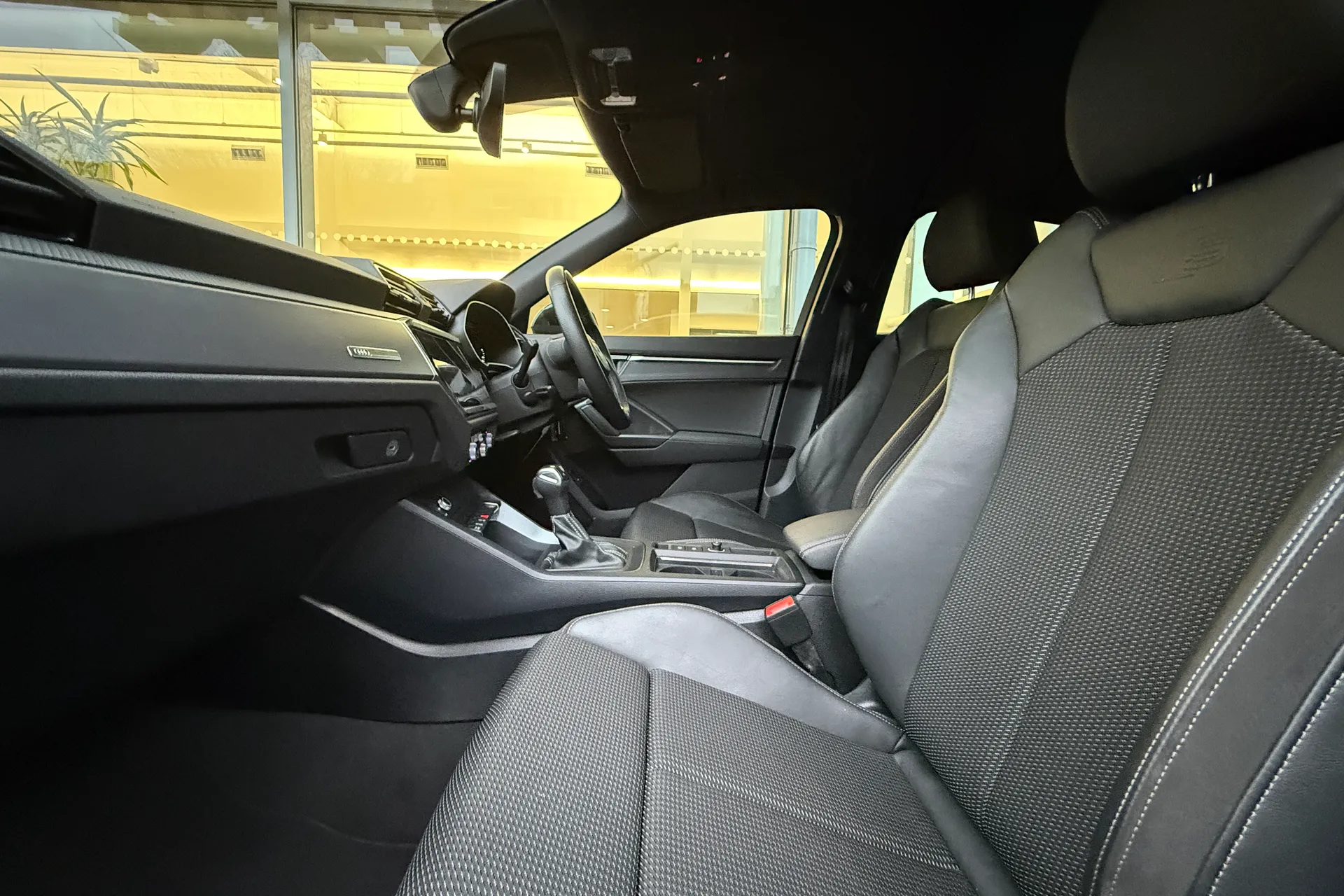 Audi Q3 thumbnail image number 48