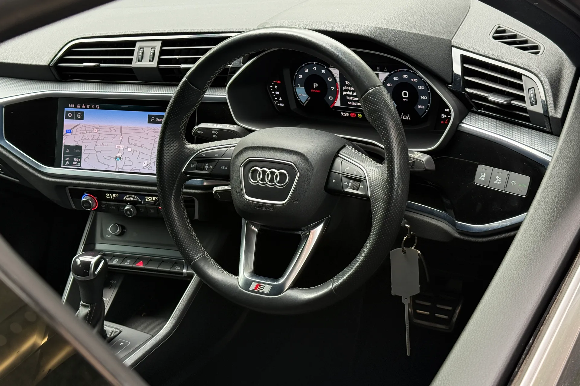 Audi Q3 thumbnail image number 31