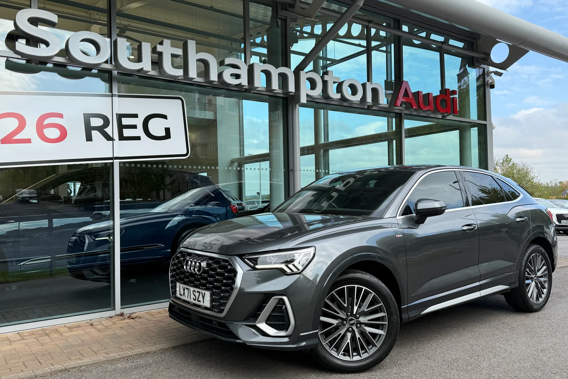 Audi Q3 thumbnail image number 56