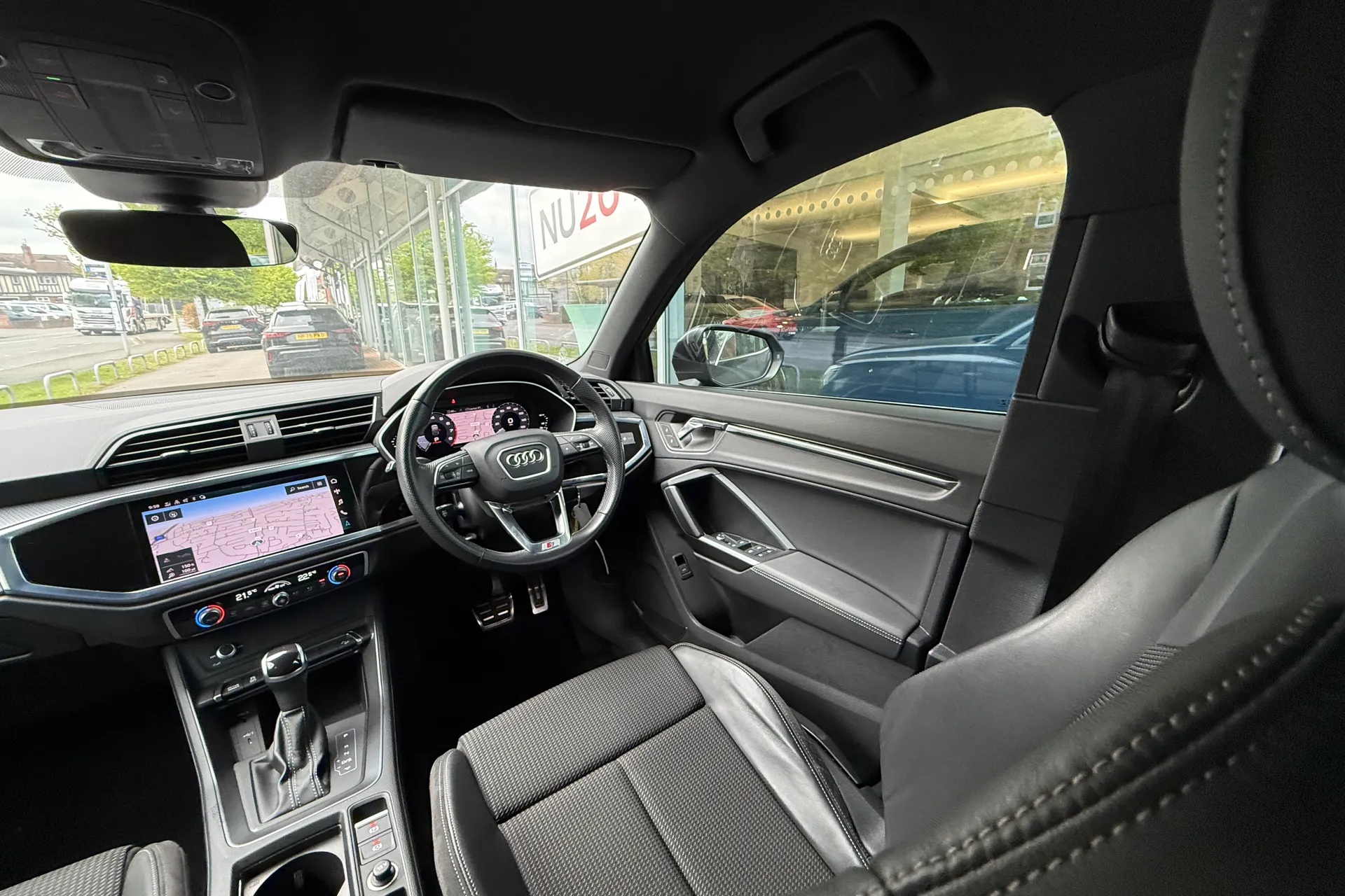 Audi Q3 thumbnail image number 40