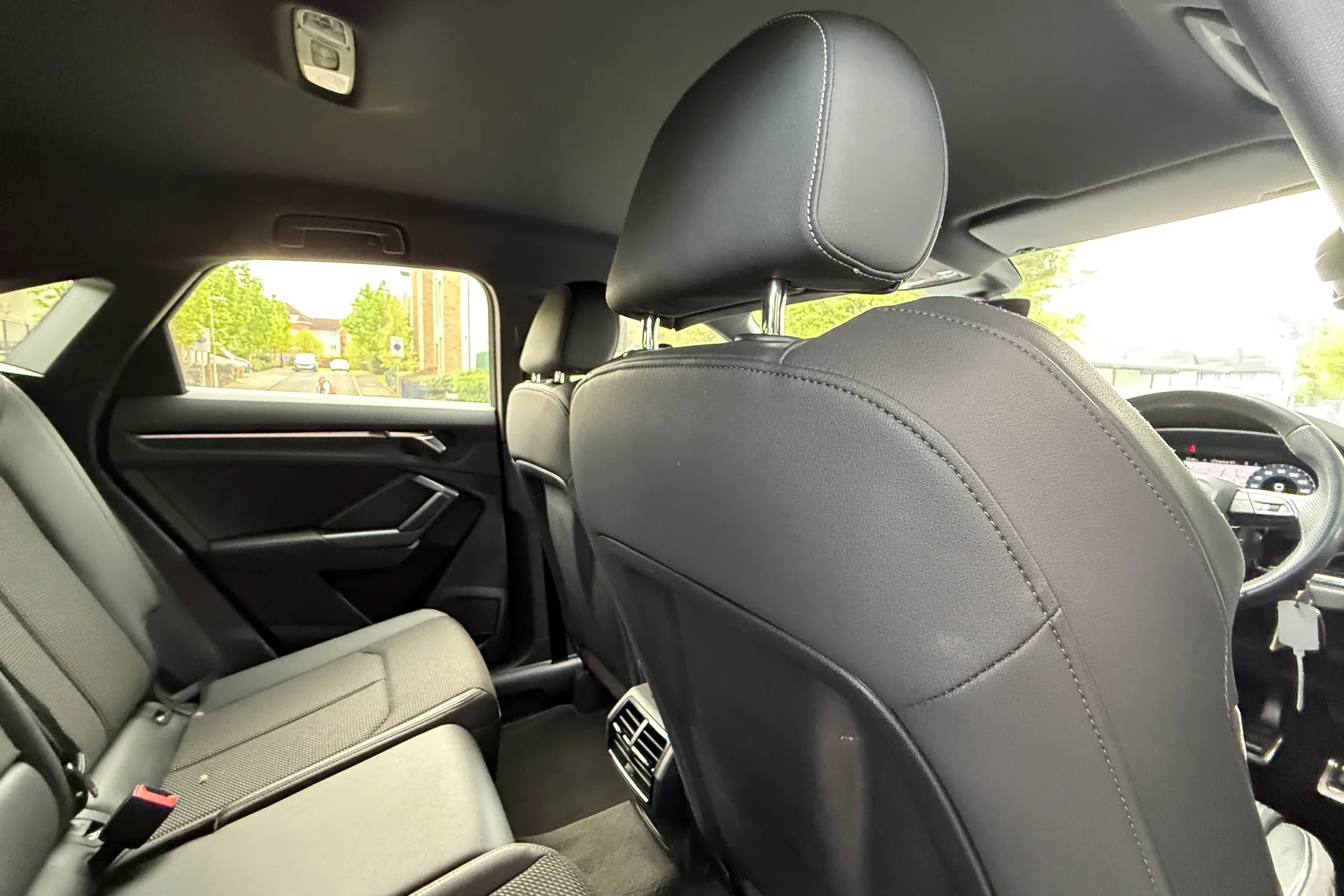 Audi Q3 thumbnail image number 37
