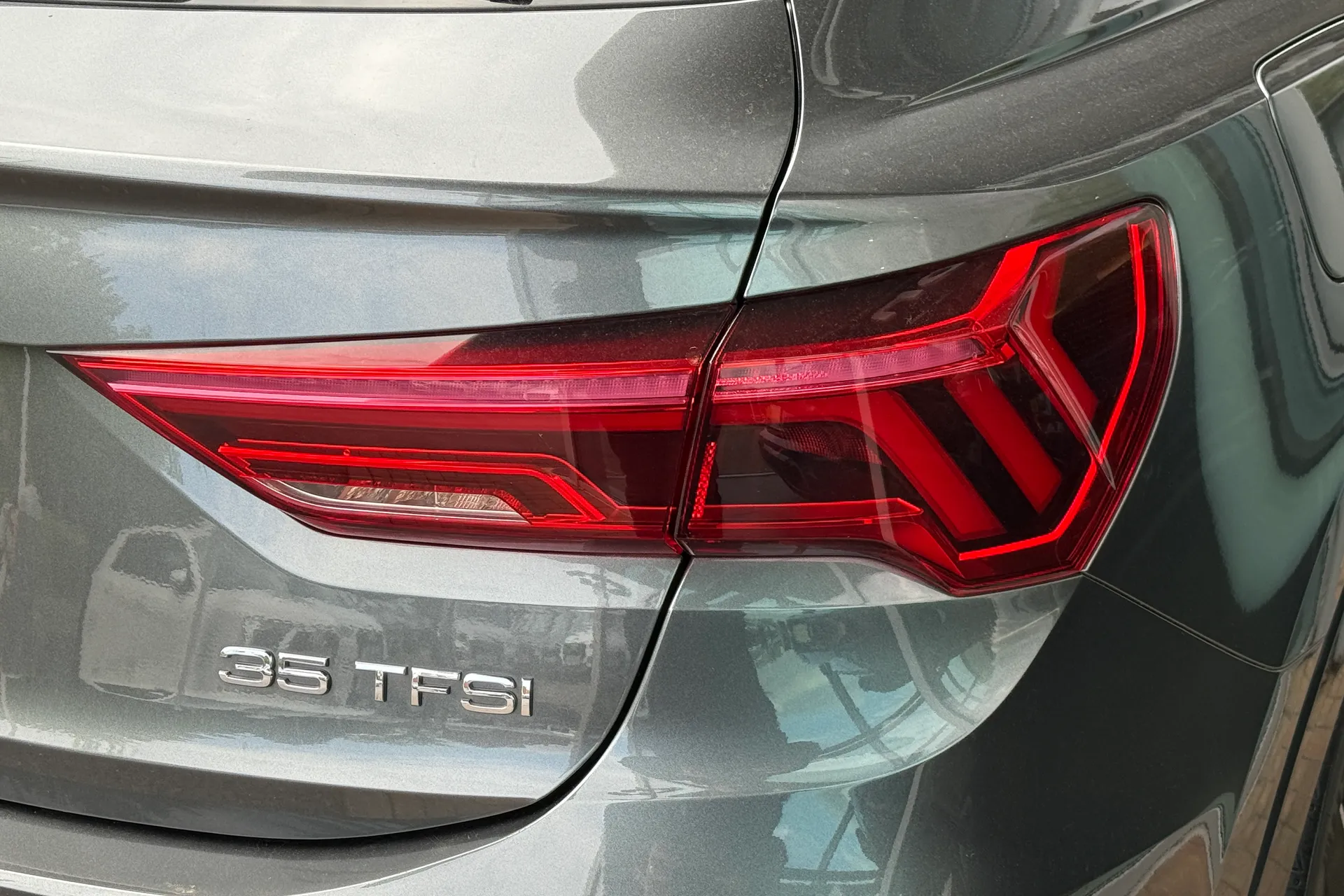 Audi Q3 thumbnail image number 42