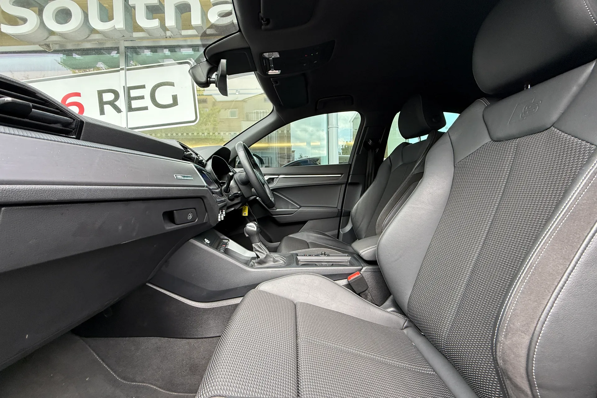 Audi Q3 thumbnail image number 49