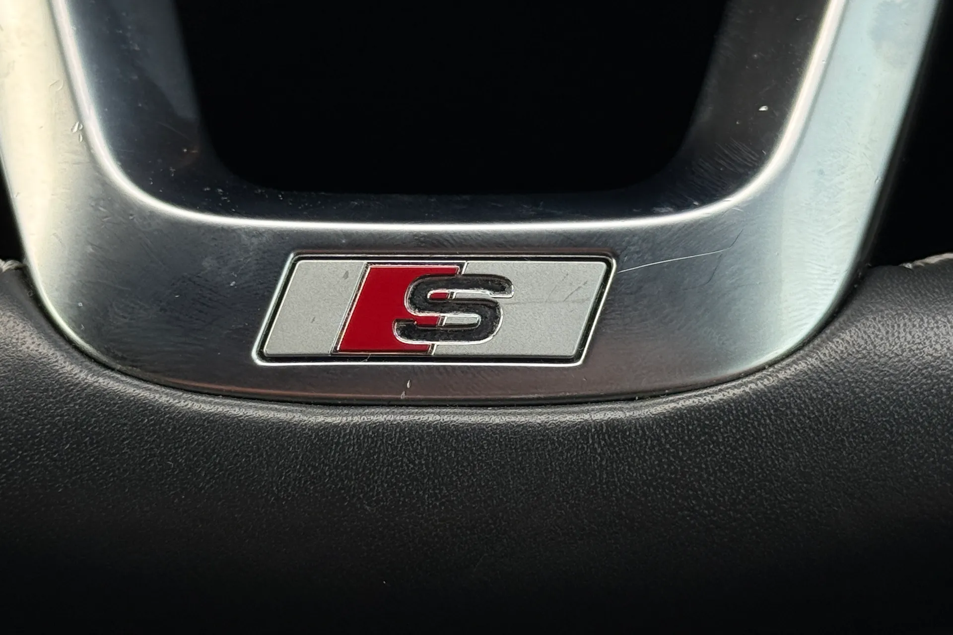 Audi Q3 thumbnail image number 22