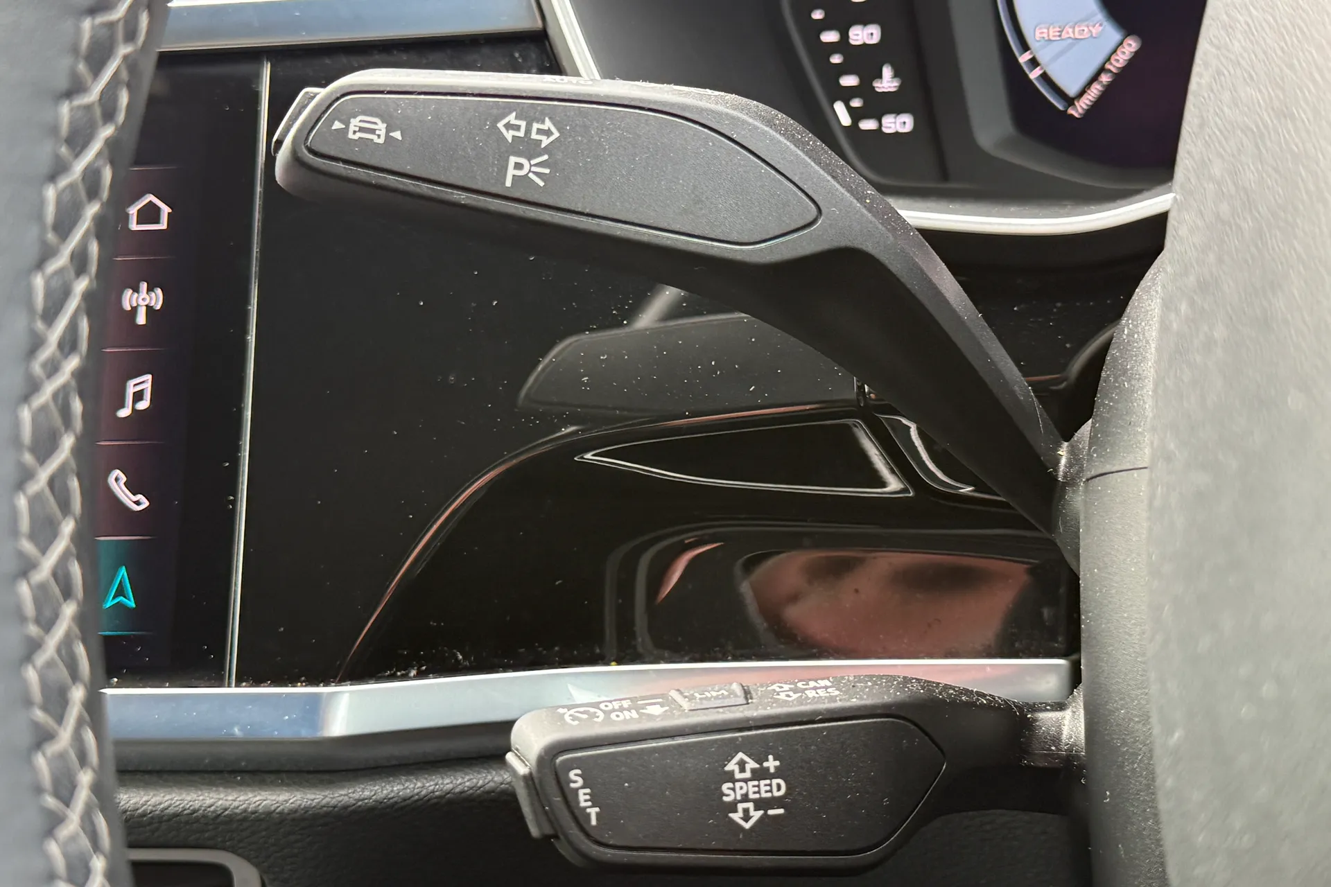 Audi Q3 thumbnail image number 23