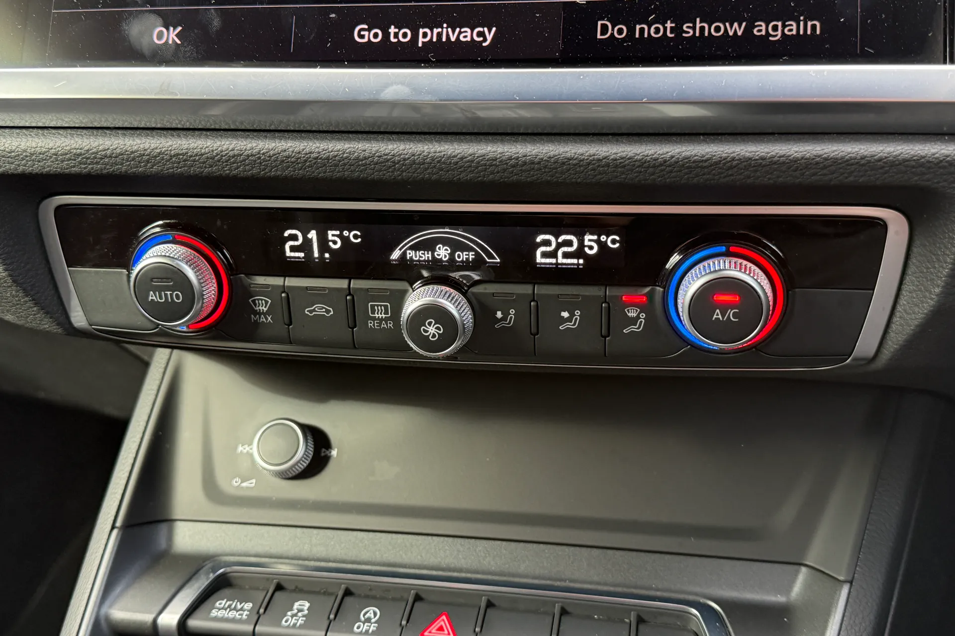 Audi Q3 thumbnail image number 17