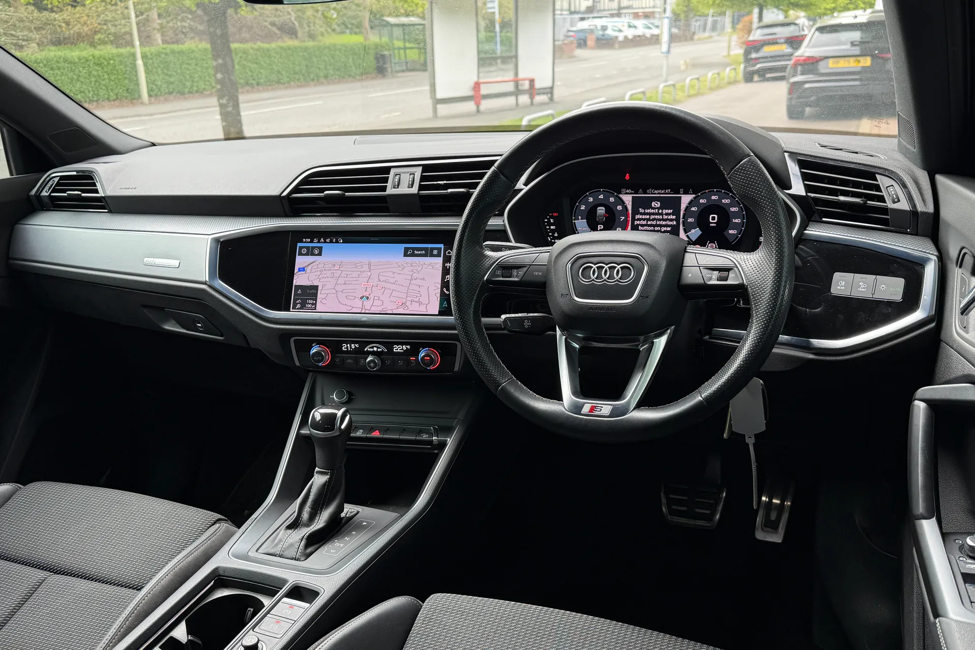 Audi Q3 thumbnail image number 35