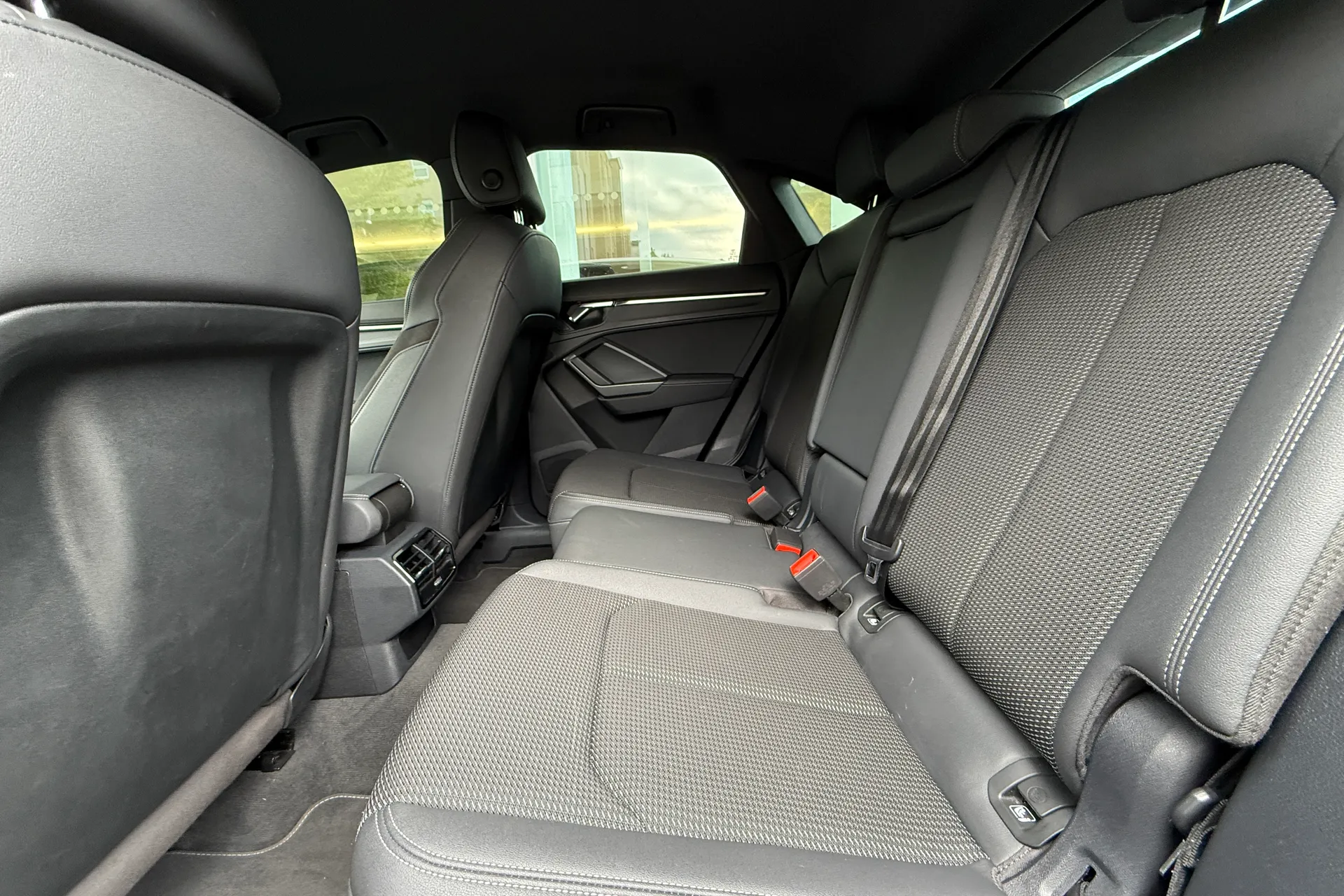 Audi Q3 thumbnail image number 47
