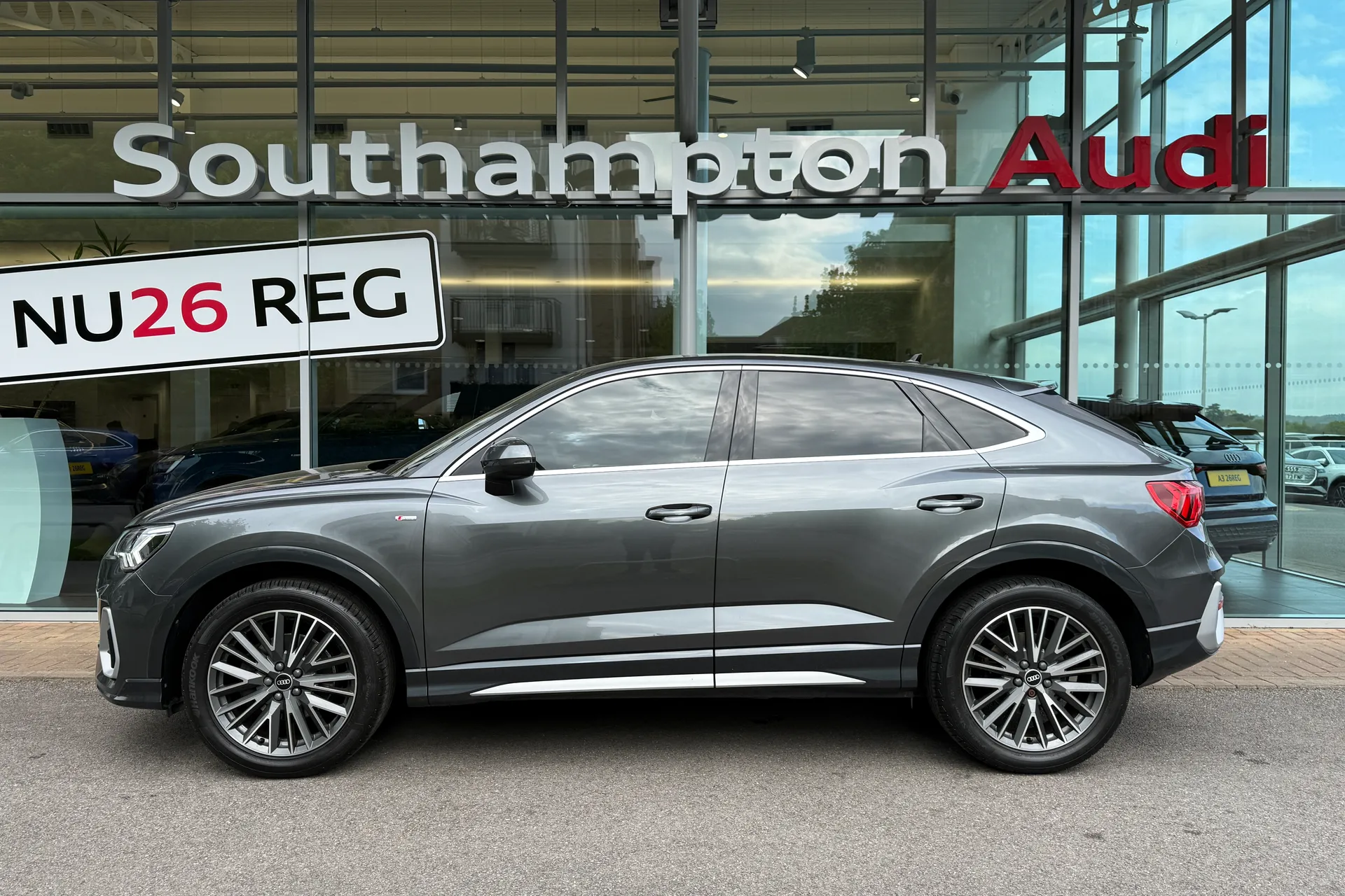 Audi Q3 thumbnail image number 50