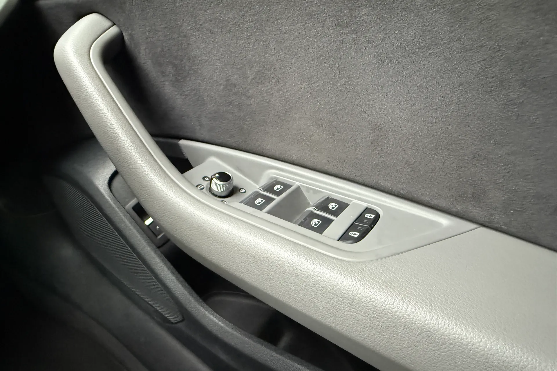 Audi A5 thumbnail image number 27