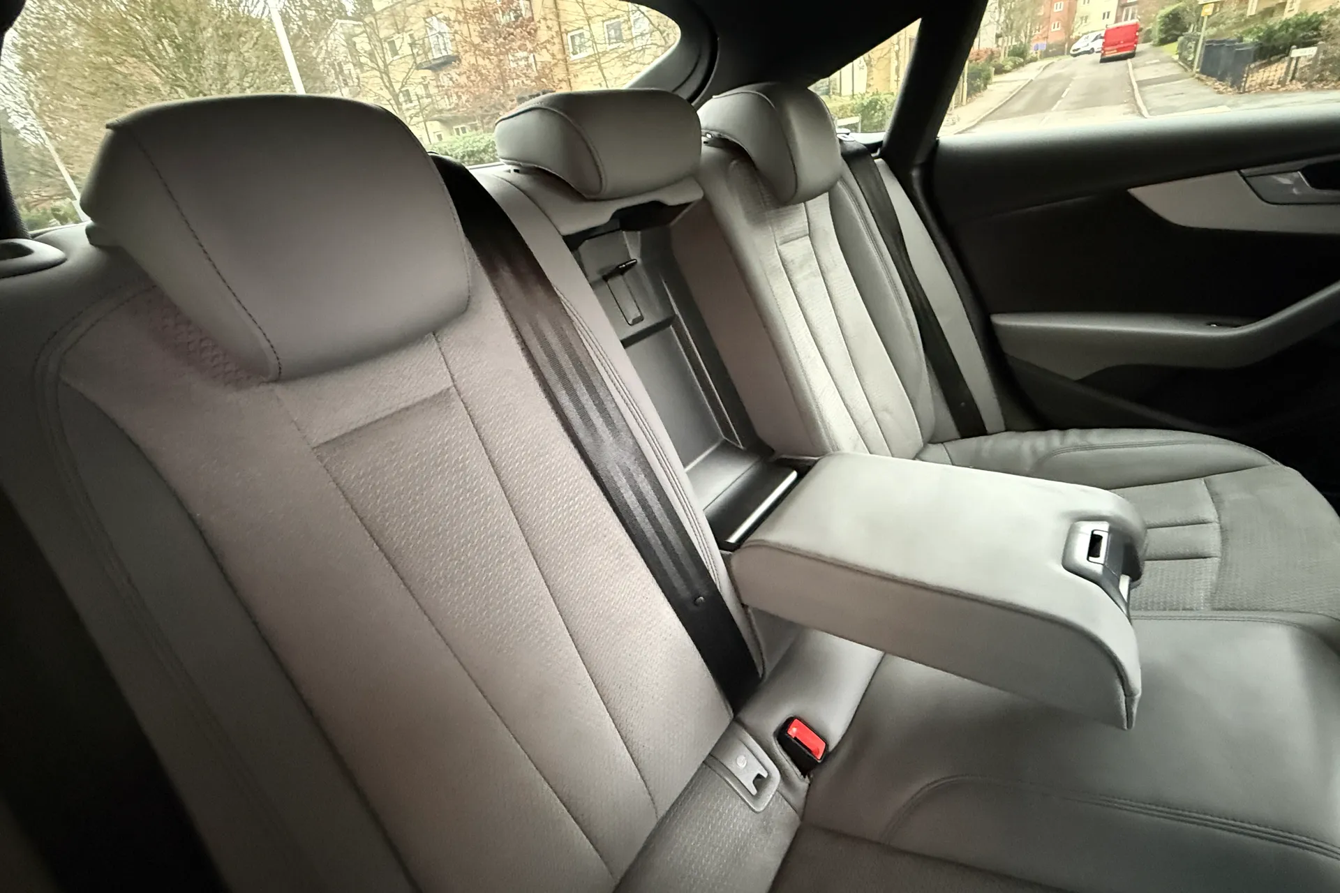 Audi A5 thumbnail image number 41