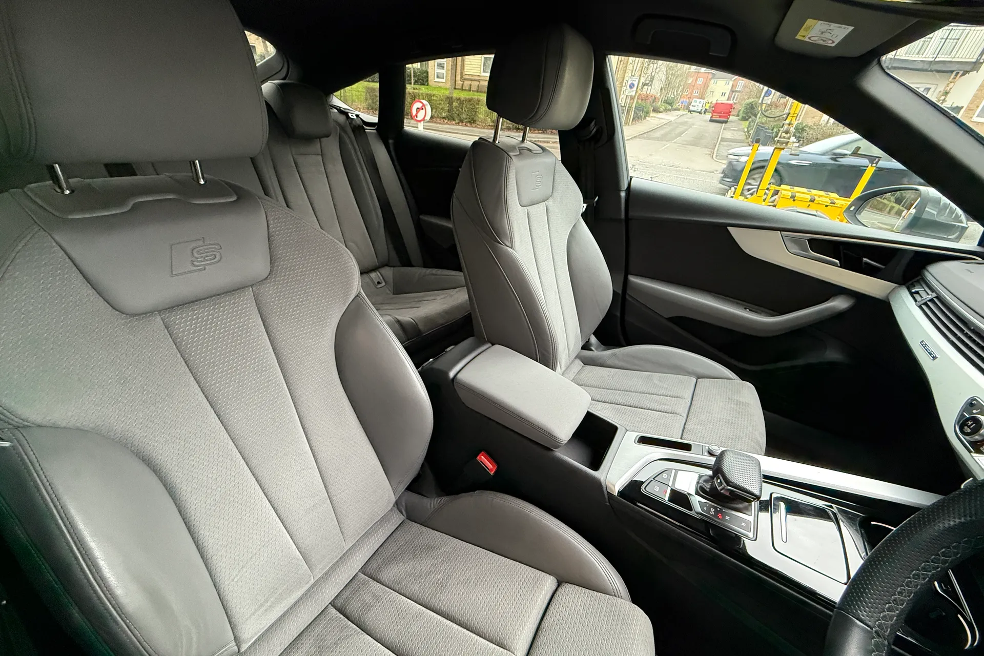 Audi A5 thumbnail image number 35