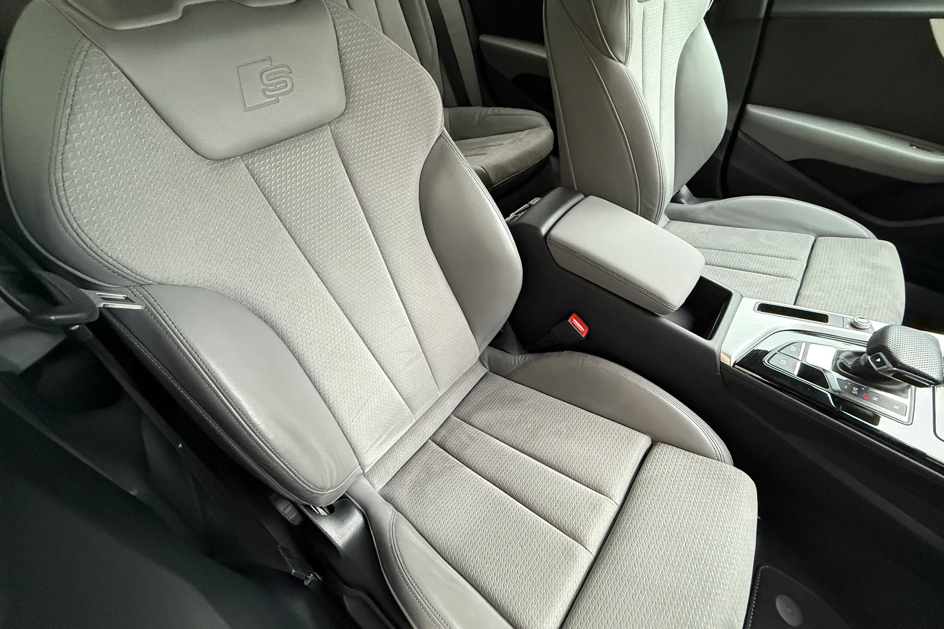 Audi A5 thumbnail image number 37