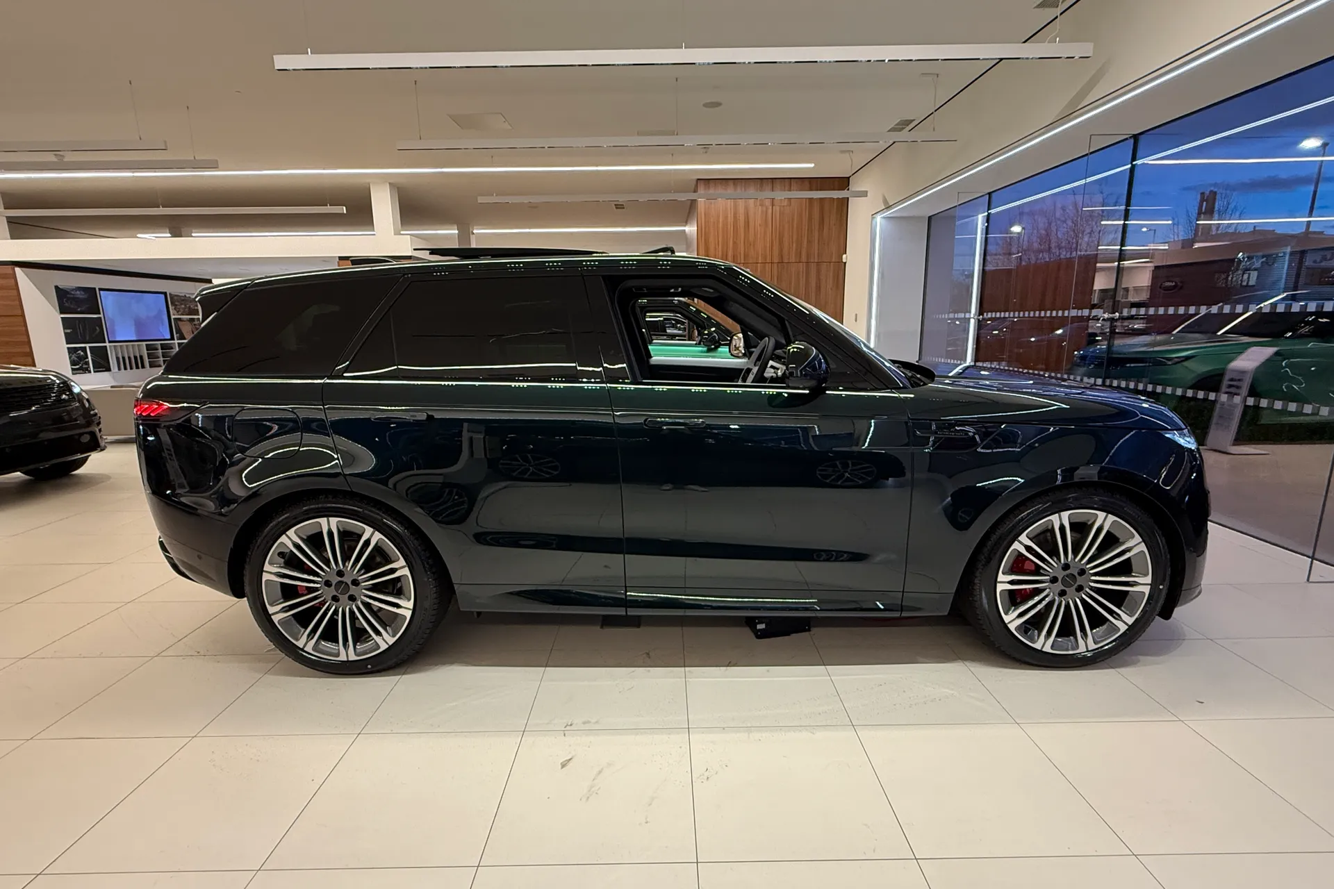 LAND ROVER RANGE ROVER SPORT thumbnail image number 5