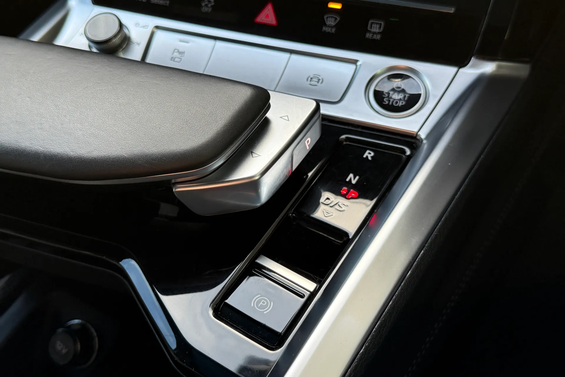 Audi e-tron thumbnail image number 21