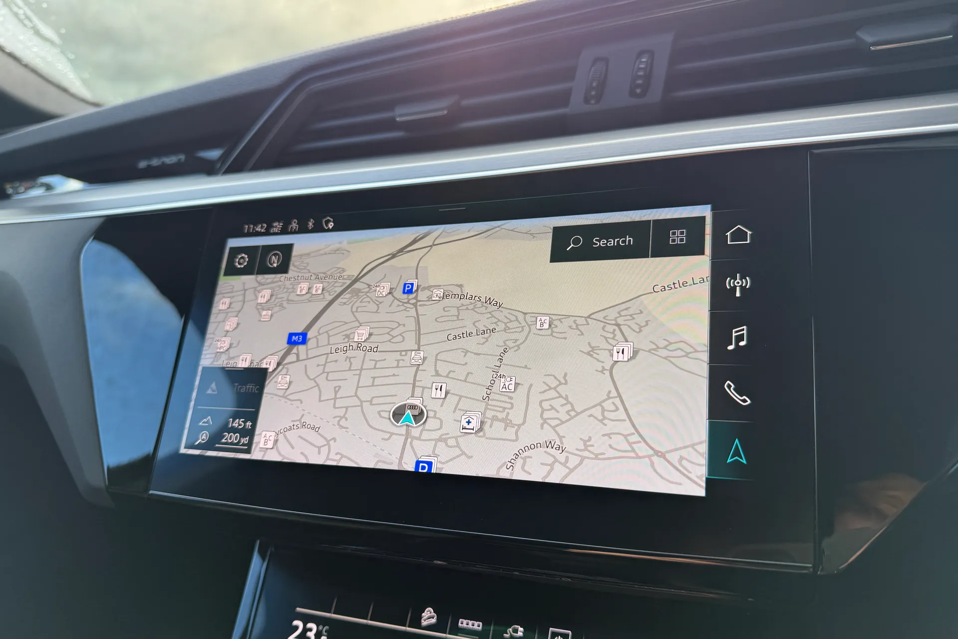 Audi e-tron thumbnail image number 4