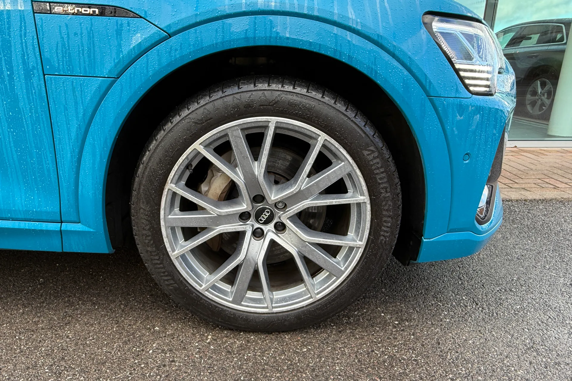 Audi e-tron thumbnail image number 76