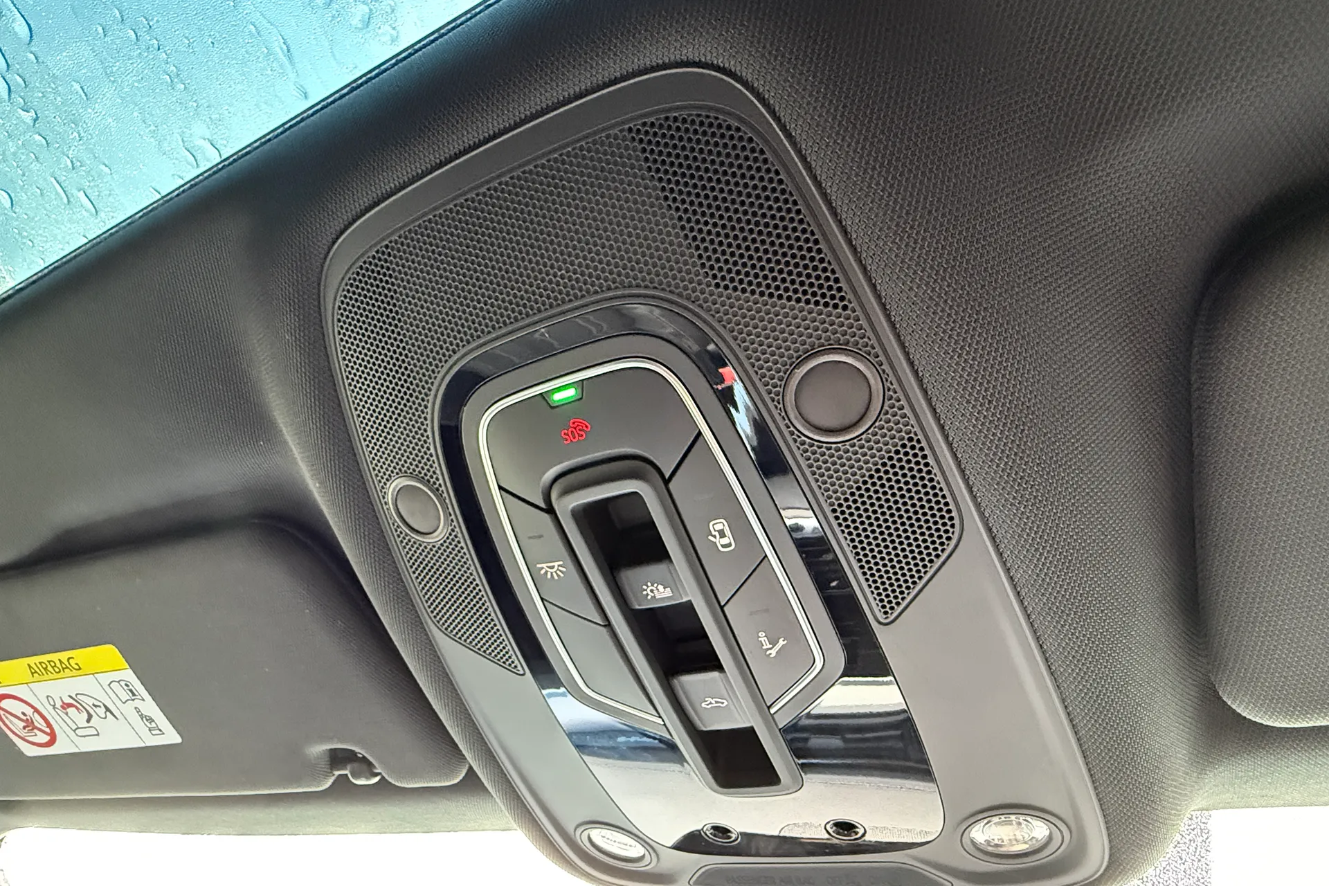 Audi e-tron thumbnail image number 38