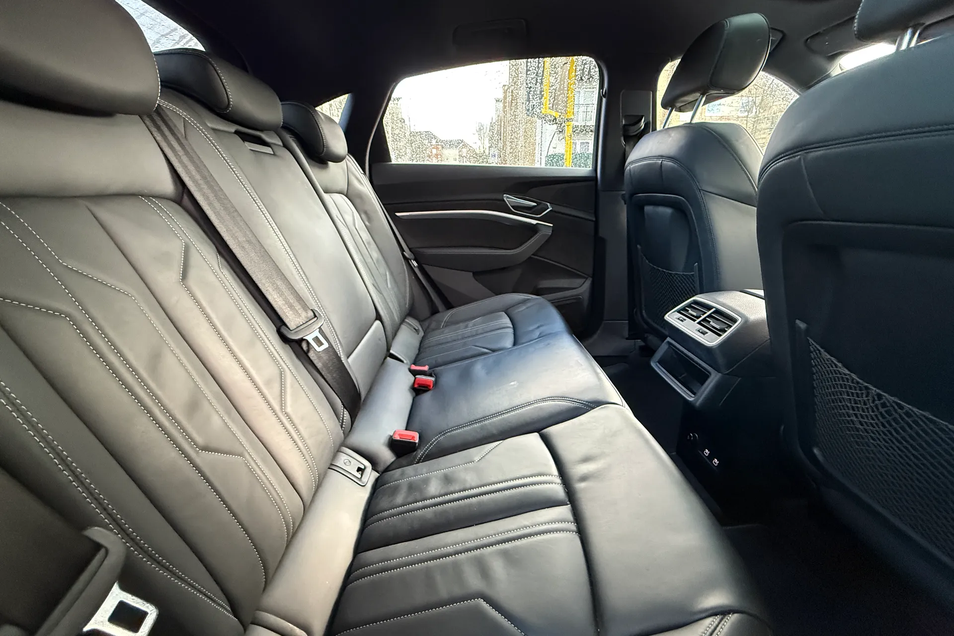 Audi e-tron thumbnail image number 43