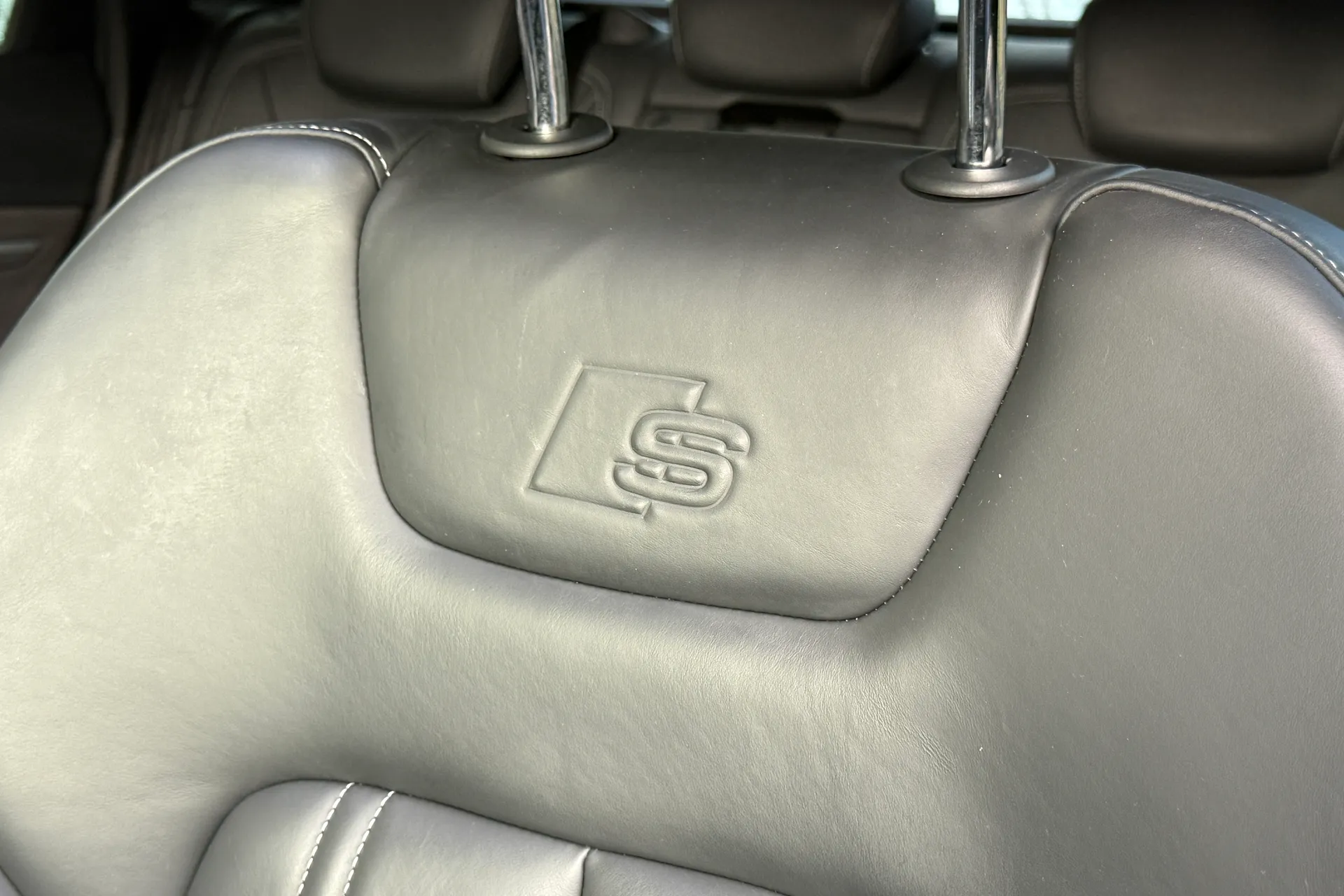 Audi e-tron thumbnail image number 64