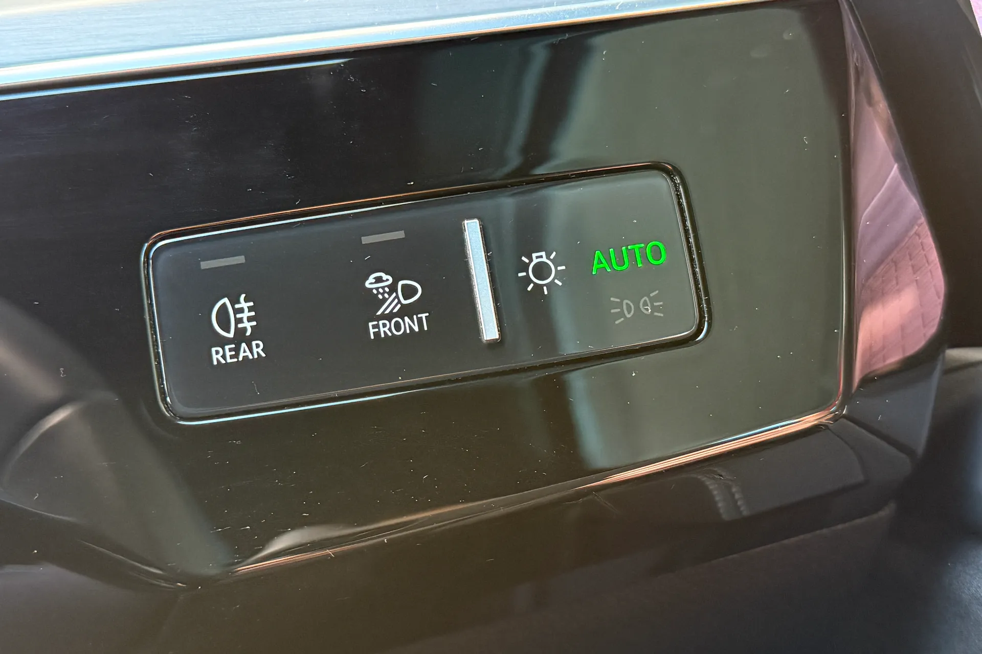 Audi e-tron thumbnail image number 29