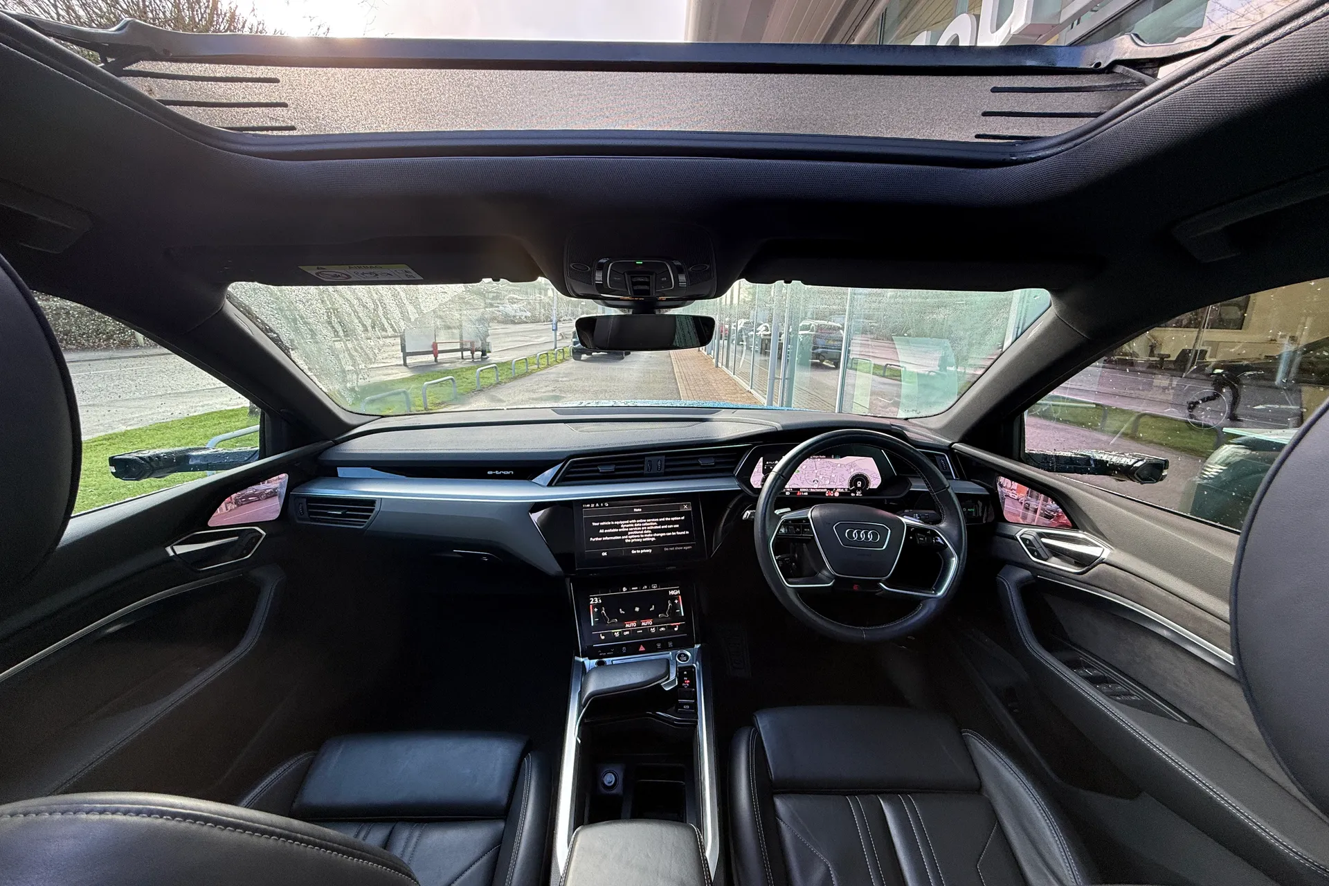 Audi e-tron thumbnail image number 49