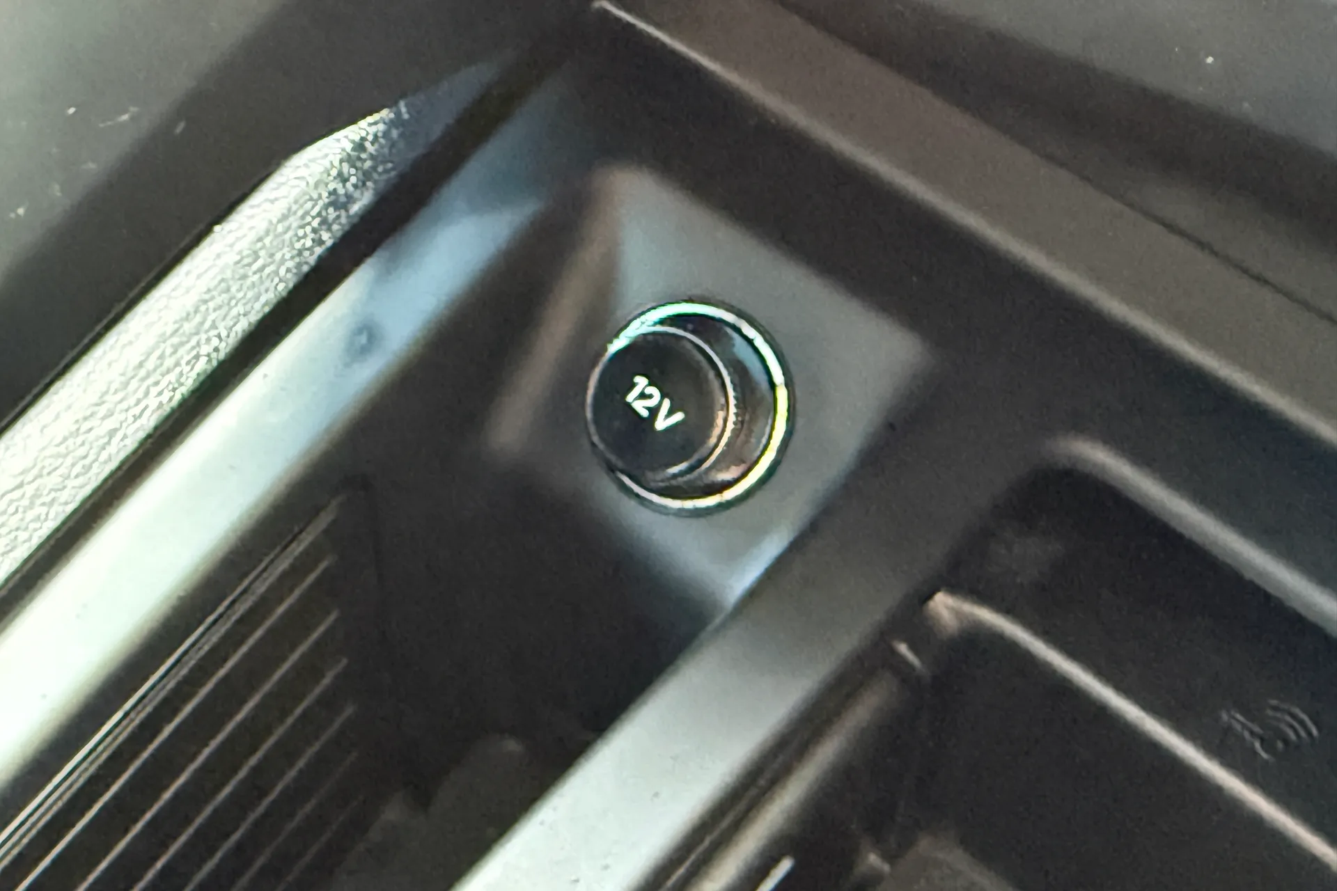 Audi e-tron thumbnail image number 24