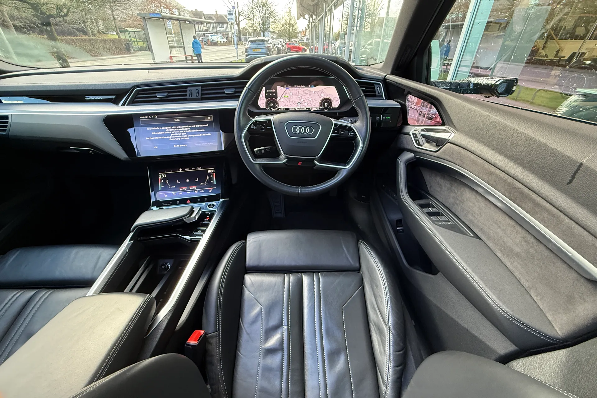 Audi e-tron thumbnail image number 51