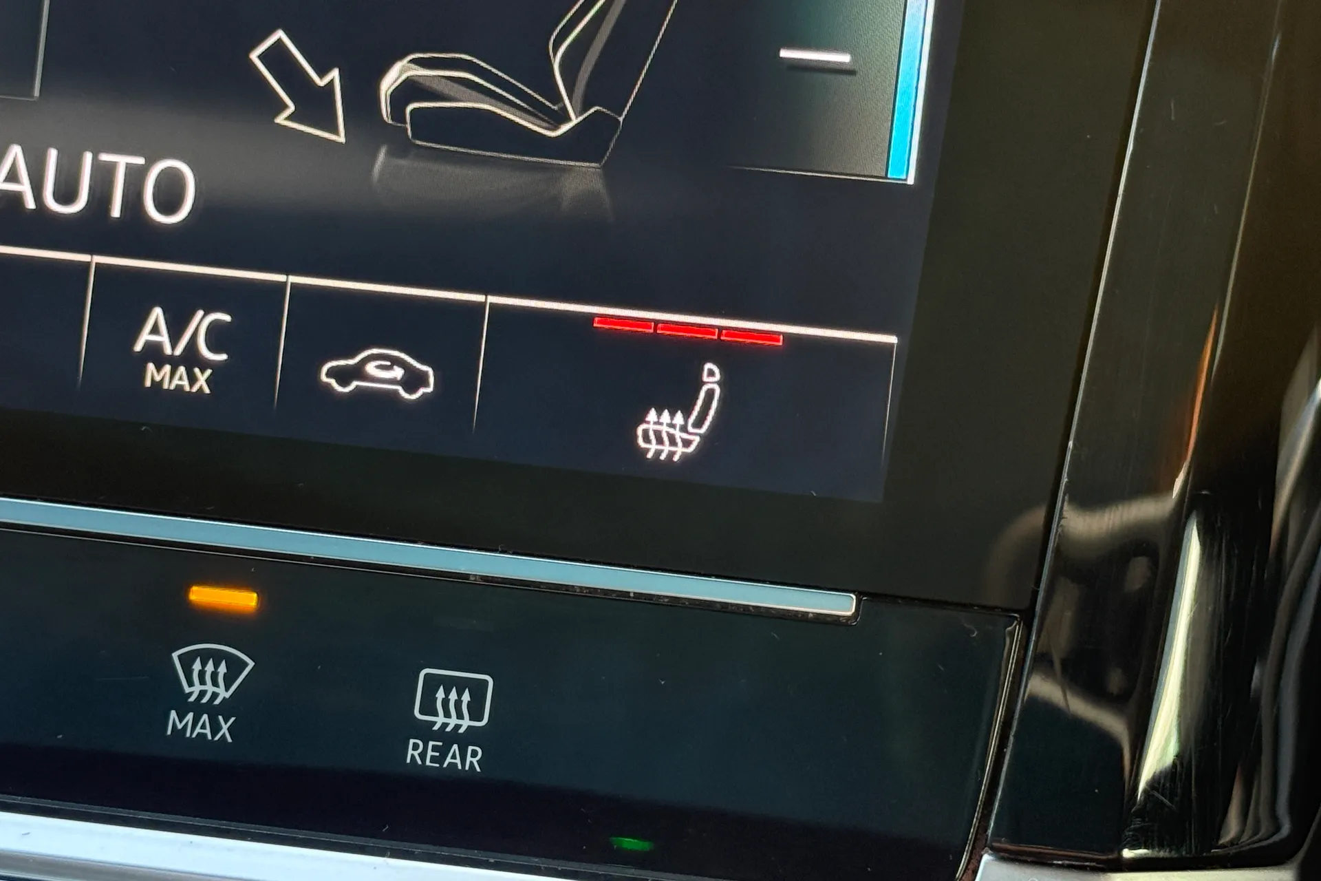 Audi e-tron thumbnail image number 7