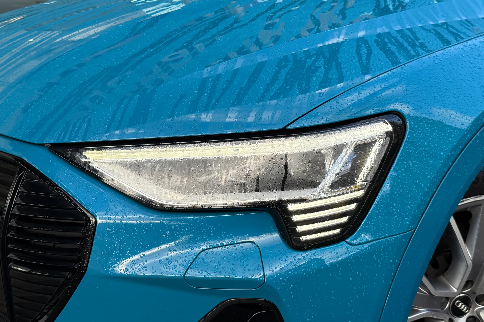 Audi e-tron thumbnail image number 68
