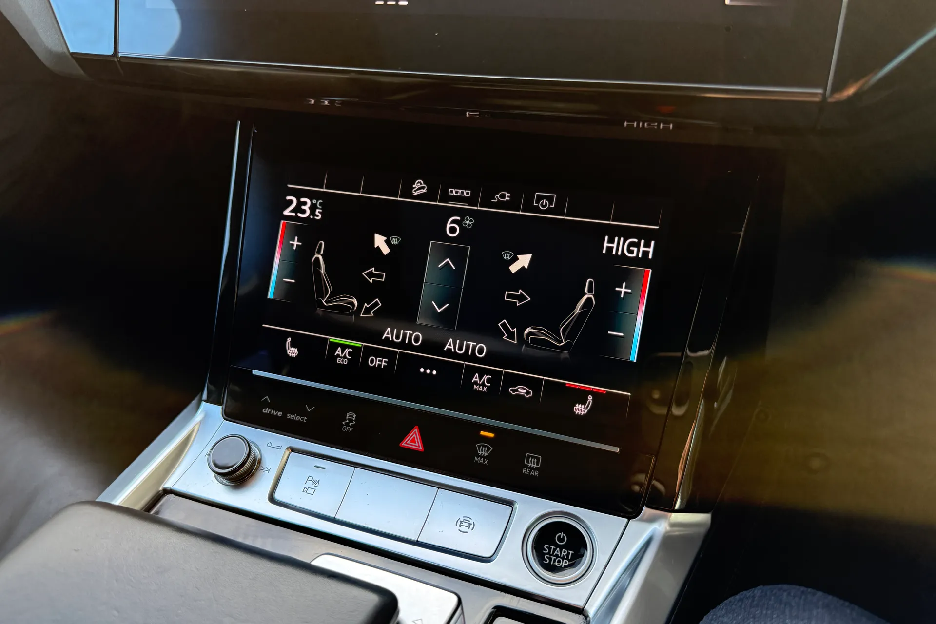 Audi e-tron thumbnail image number 17