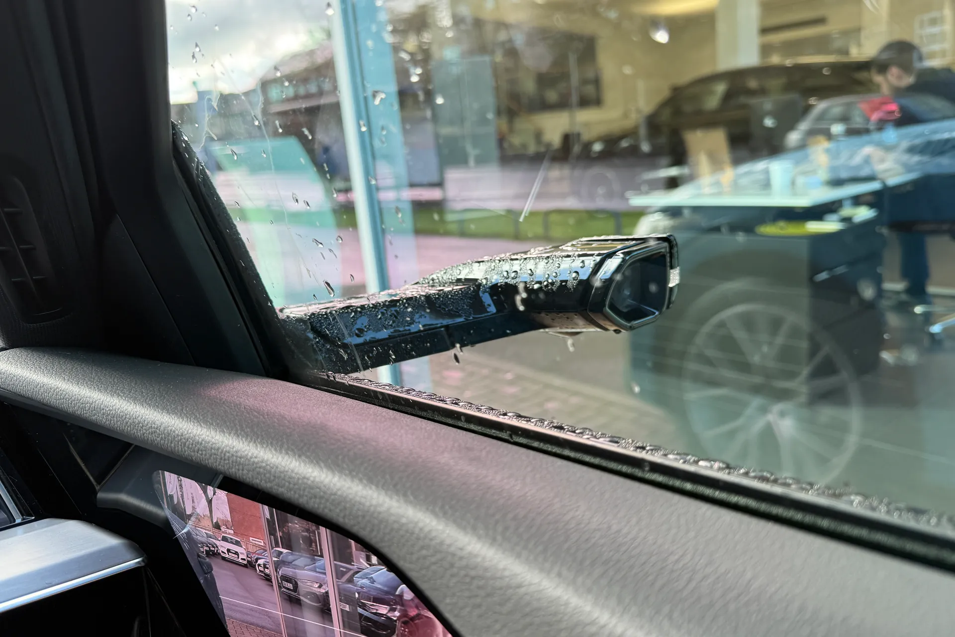 Audi e-tron thumbnail image number 31