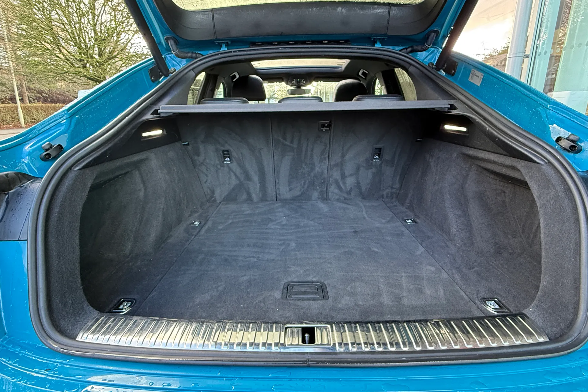 Audi e-tron thumbnail image number 56