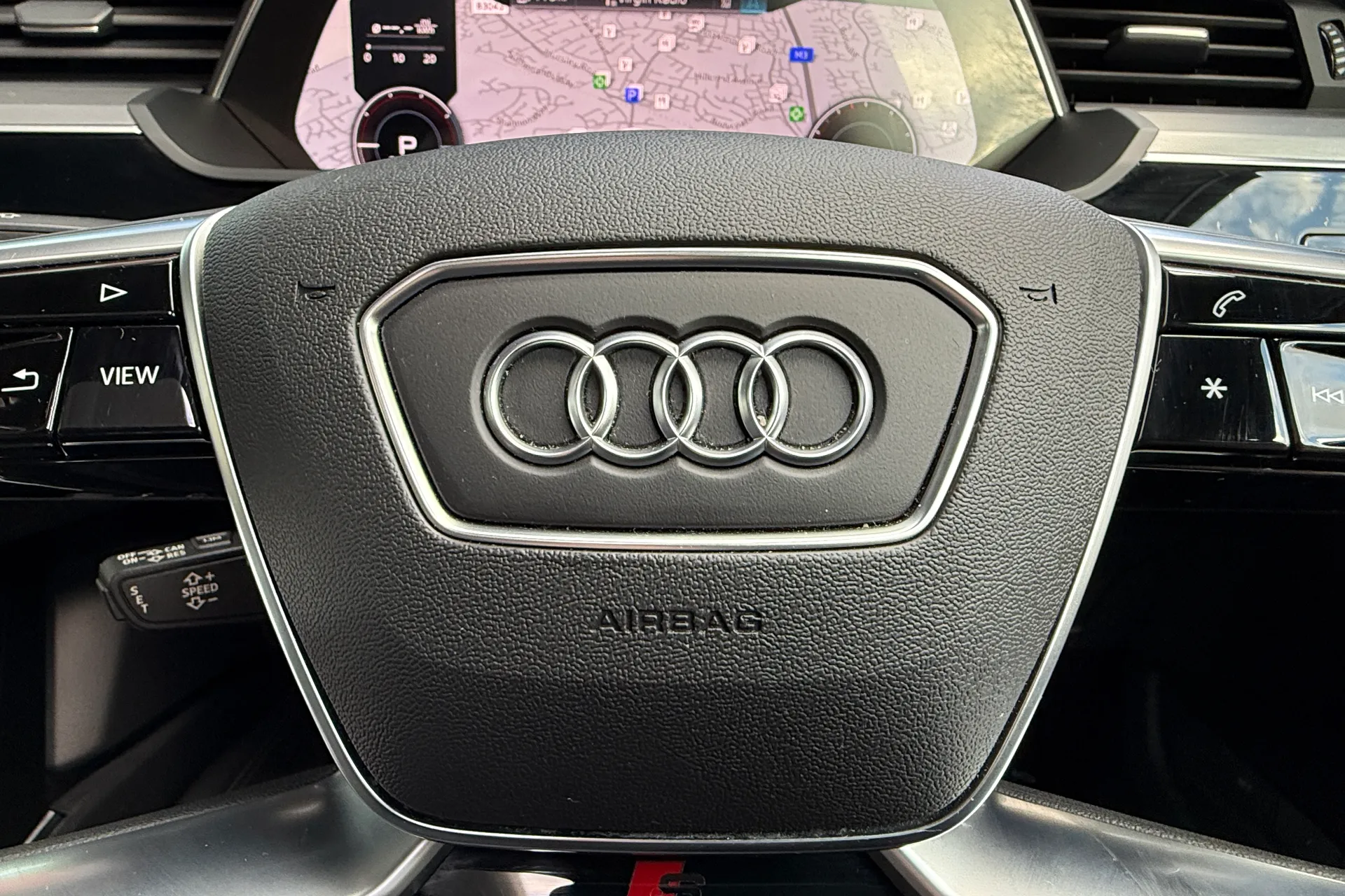 Audi e-tron thumbnail image number 75