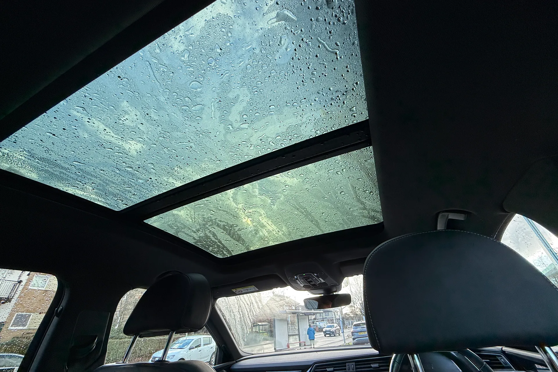 Audi e-tron thumbnail image number 48