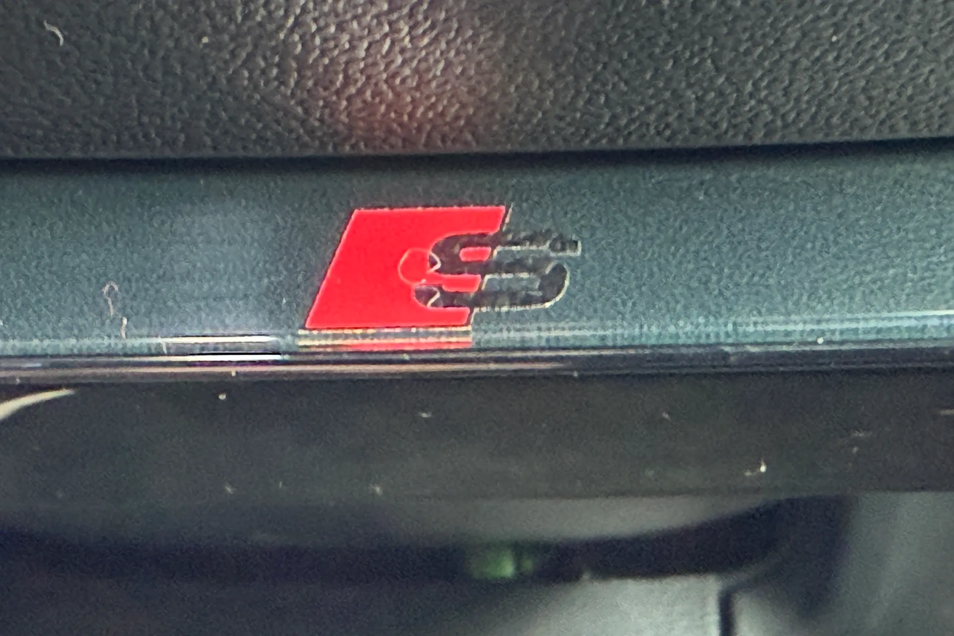 Audi e-tron thumbnail image number 74