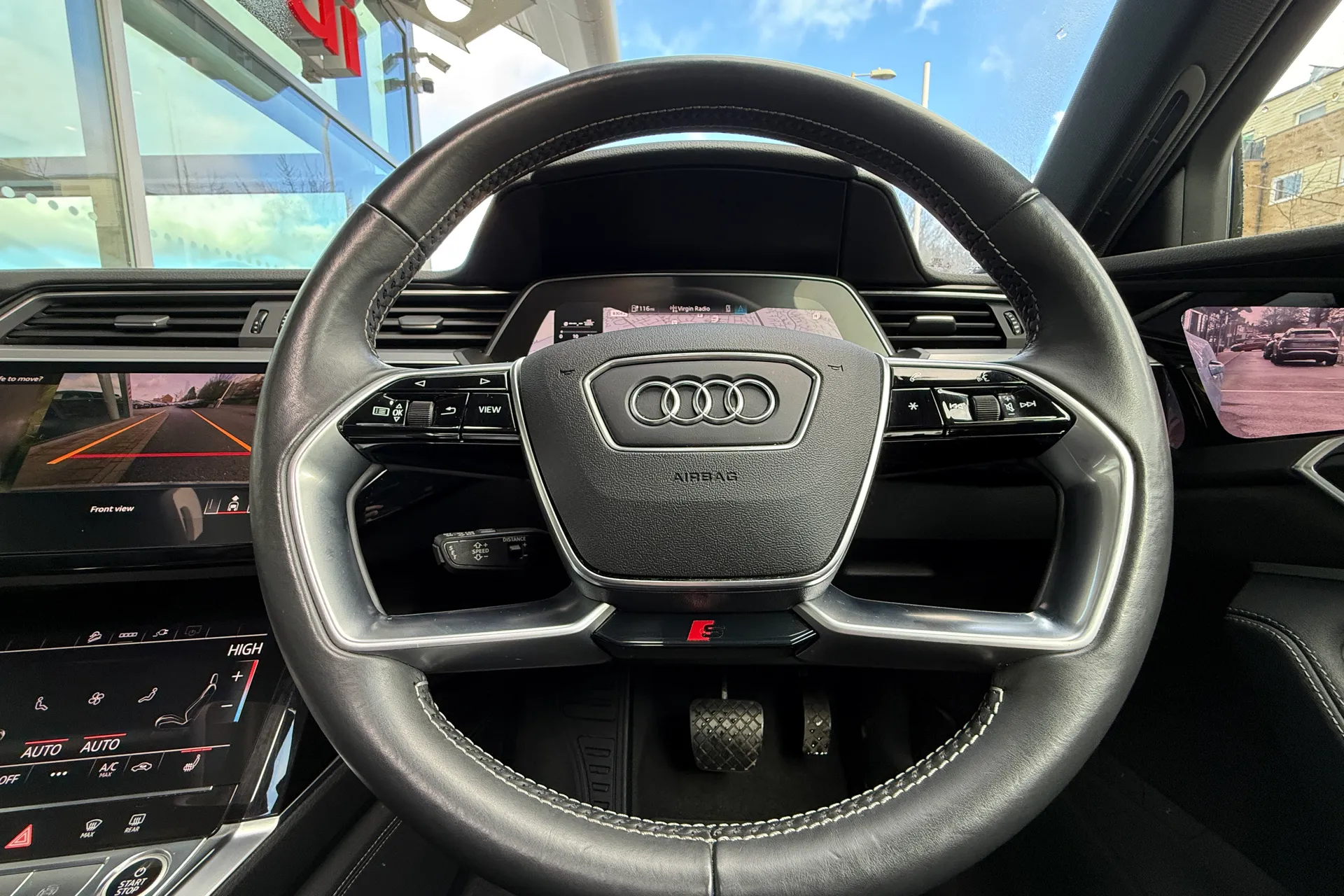 Audi e-tron thumbnail image number 71