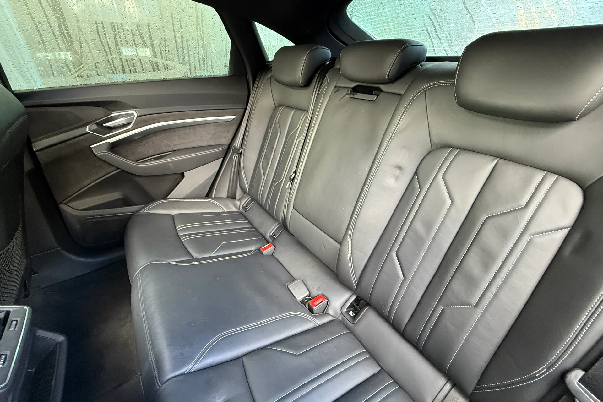 Audi e-tron thumbnail image number 60