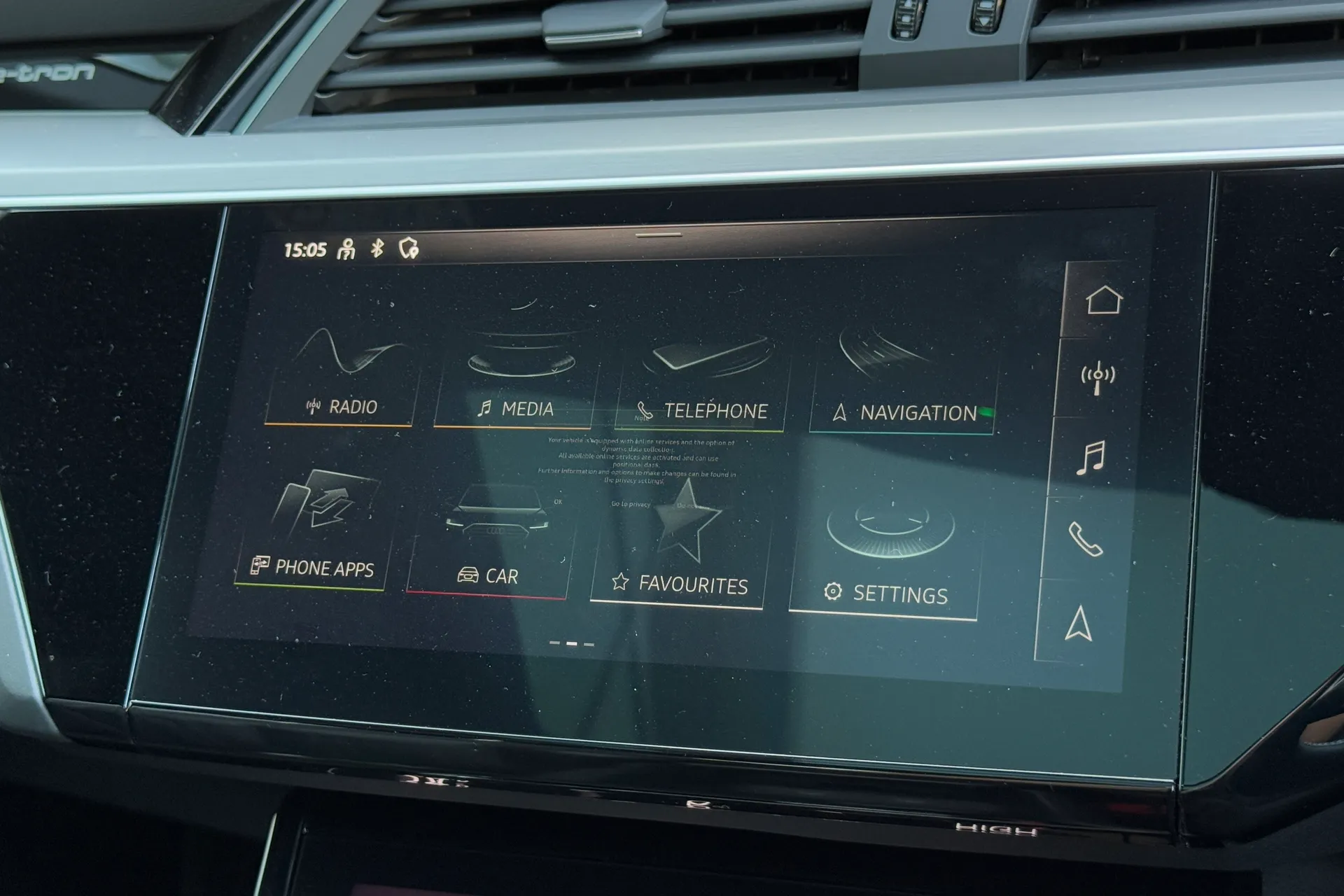 Audi e-tron thumbnail image number 11