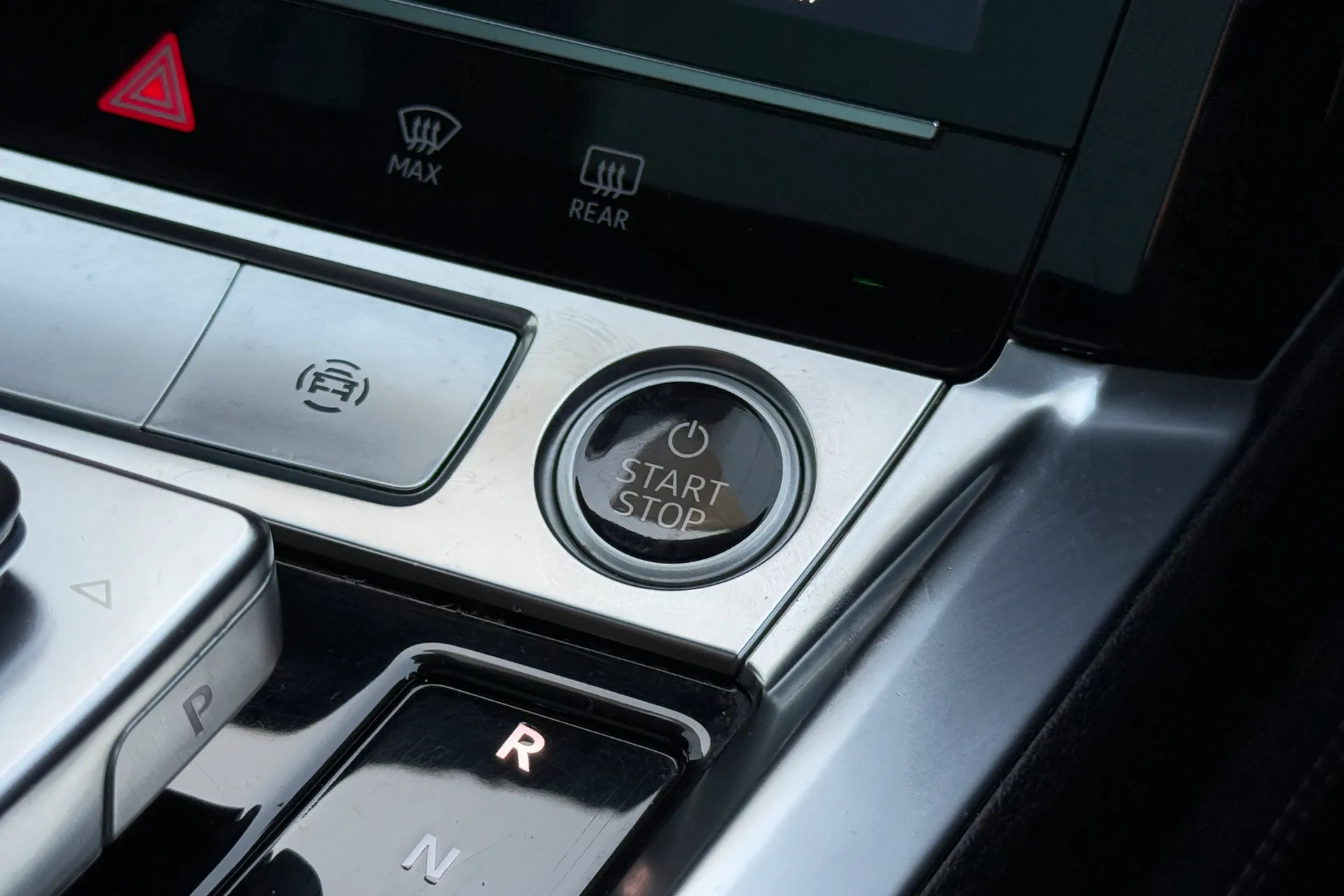 Audi e-tron thumbnail image number 21