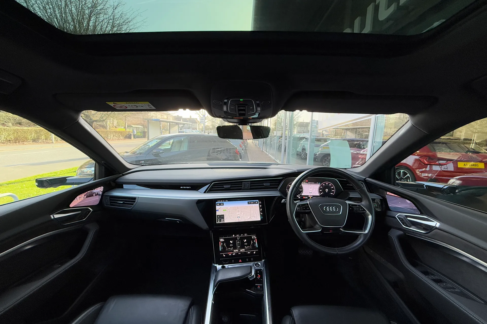 Audi e-tron thumbnail image number 3