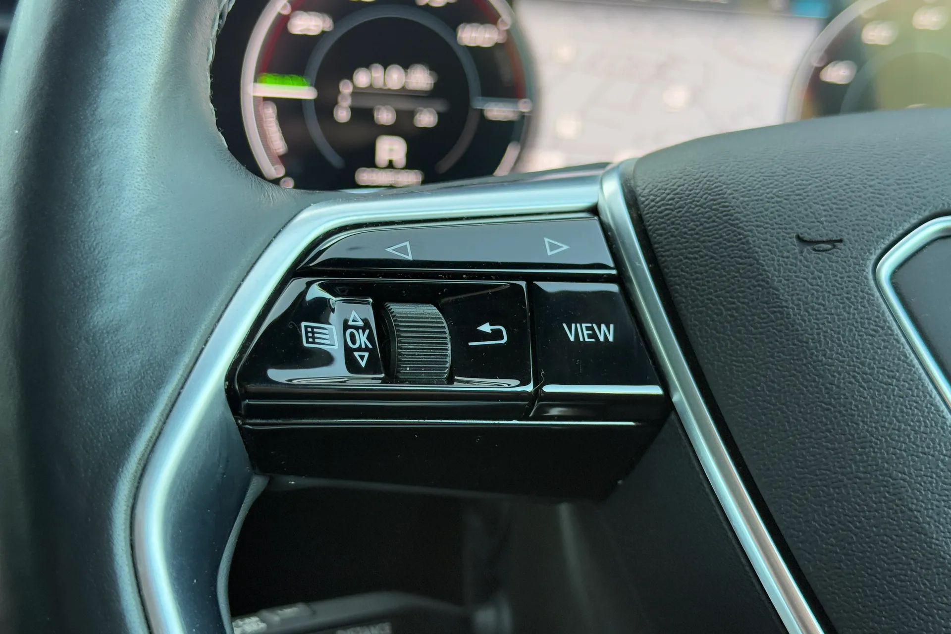 Audi e-tron thumbnail image number 28