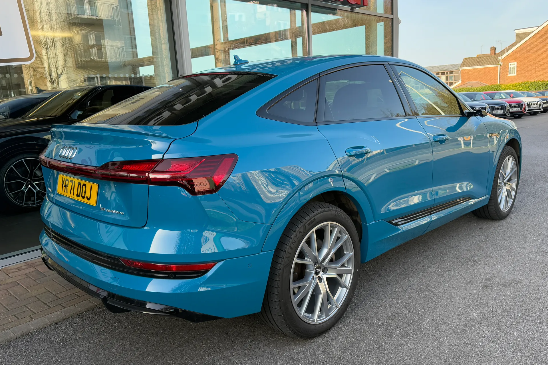 Audi e-tron thumbnail image number 64