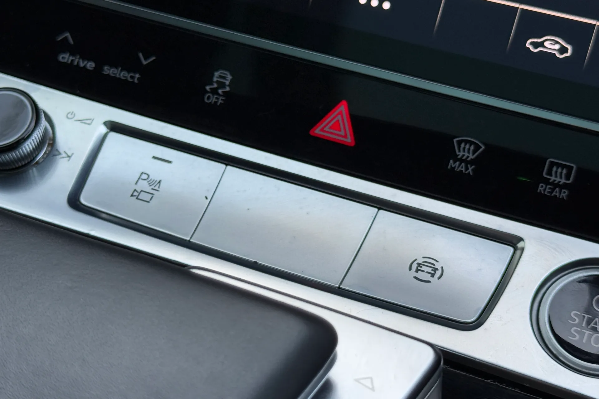 Audi e-tron thumbnail image number 20