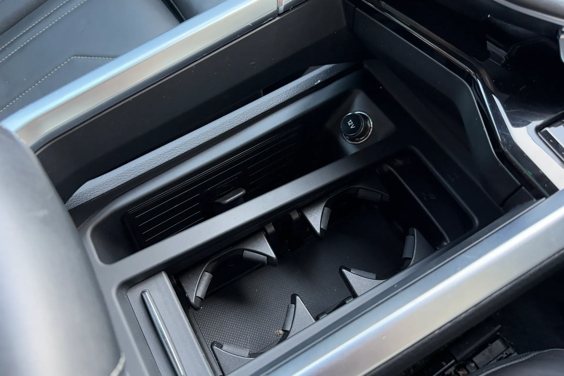 Audi e-tron thumbnail image number 35