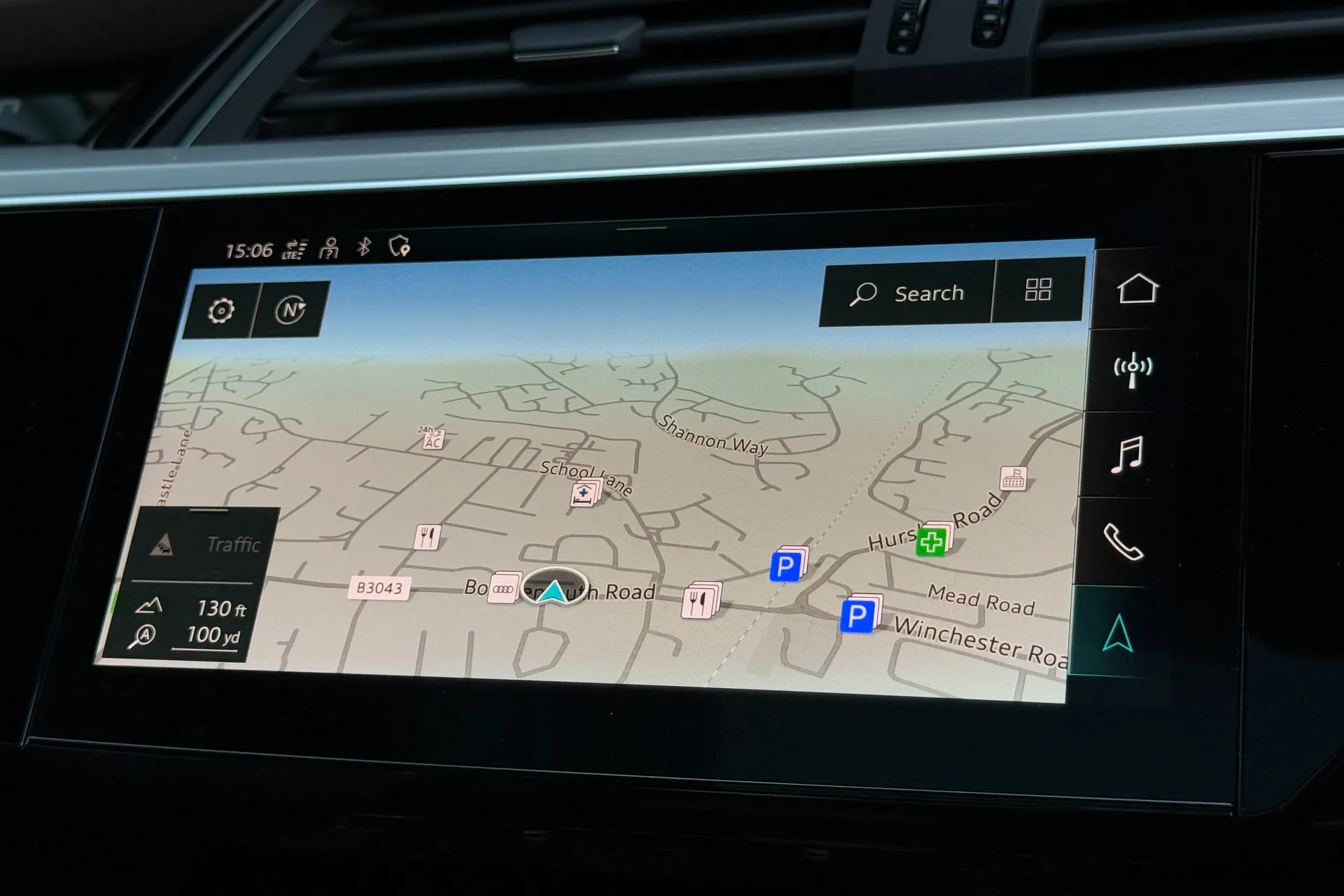 Audi e-tron thumbnail image number 4